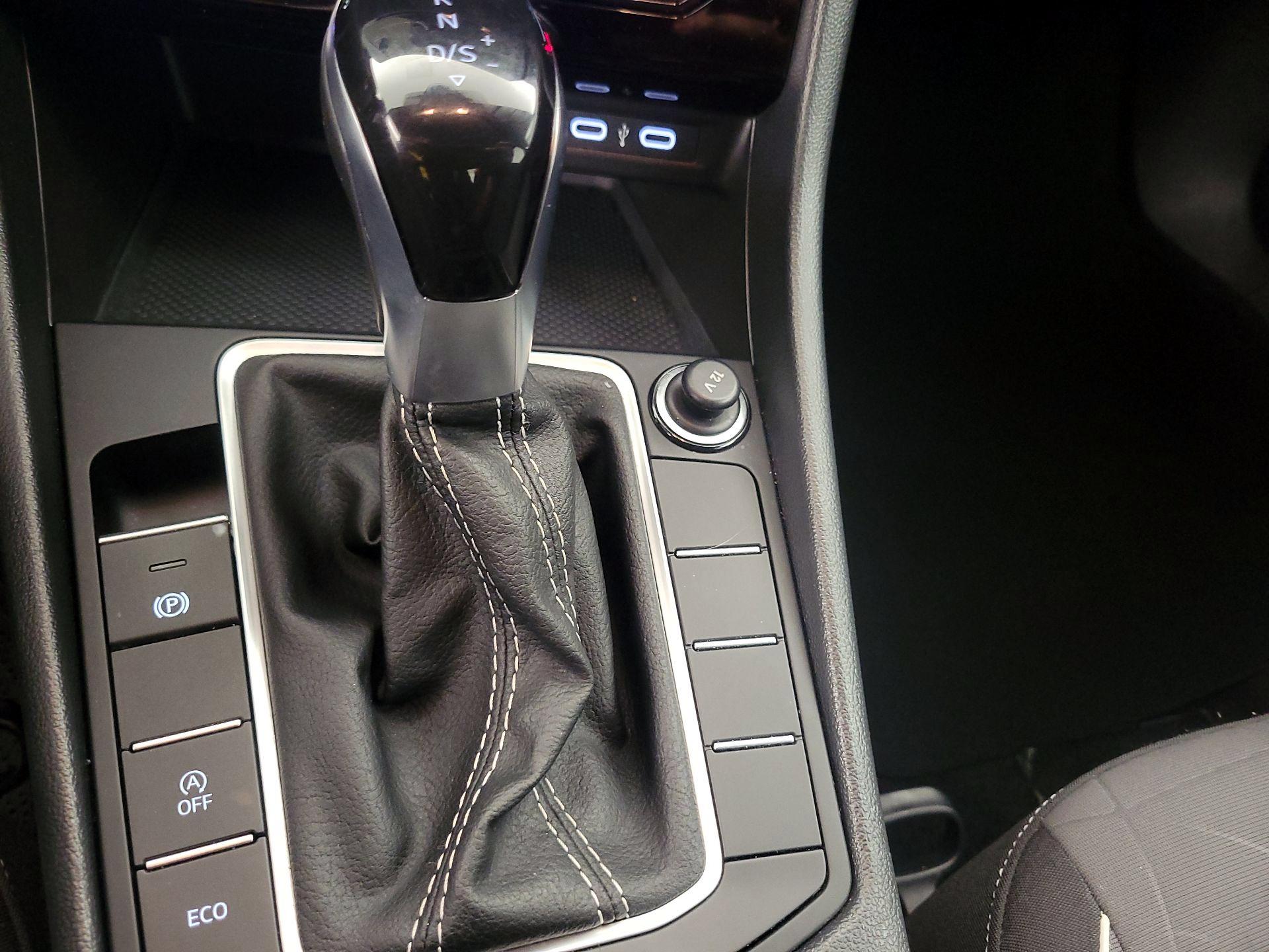 Thumbnail: 2025 Volkswagen Jetta - 17