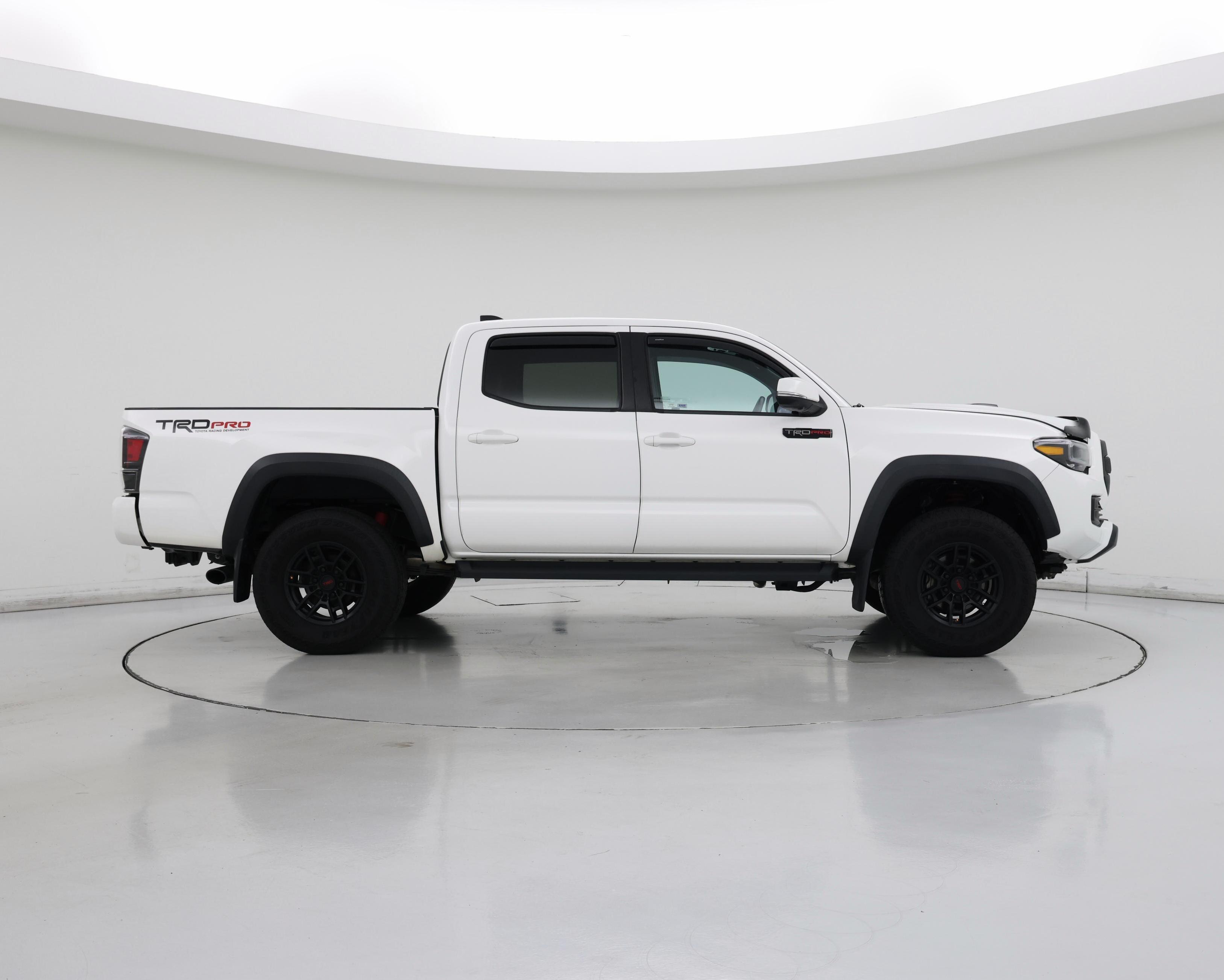 Thumbnail: 2020 Toyota Tacoma - 7
