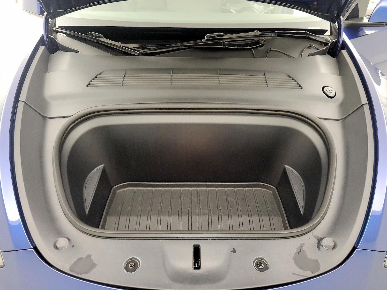 2025 Tesla Model Y Long Range - Photo 23