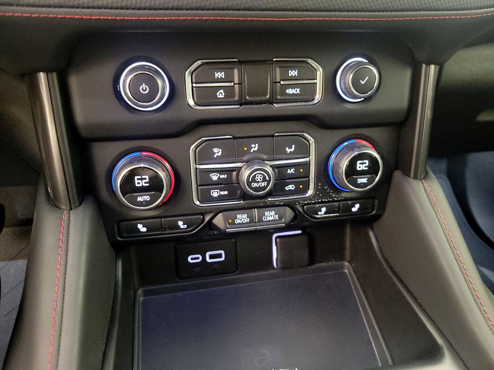 2024 Chevrolet Tahoe RST - Photo 18