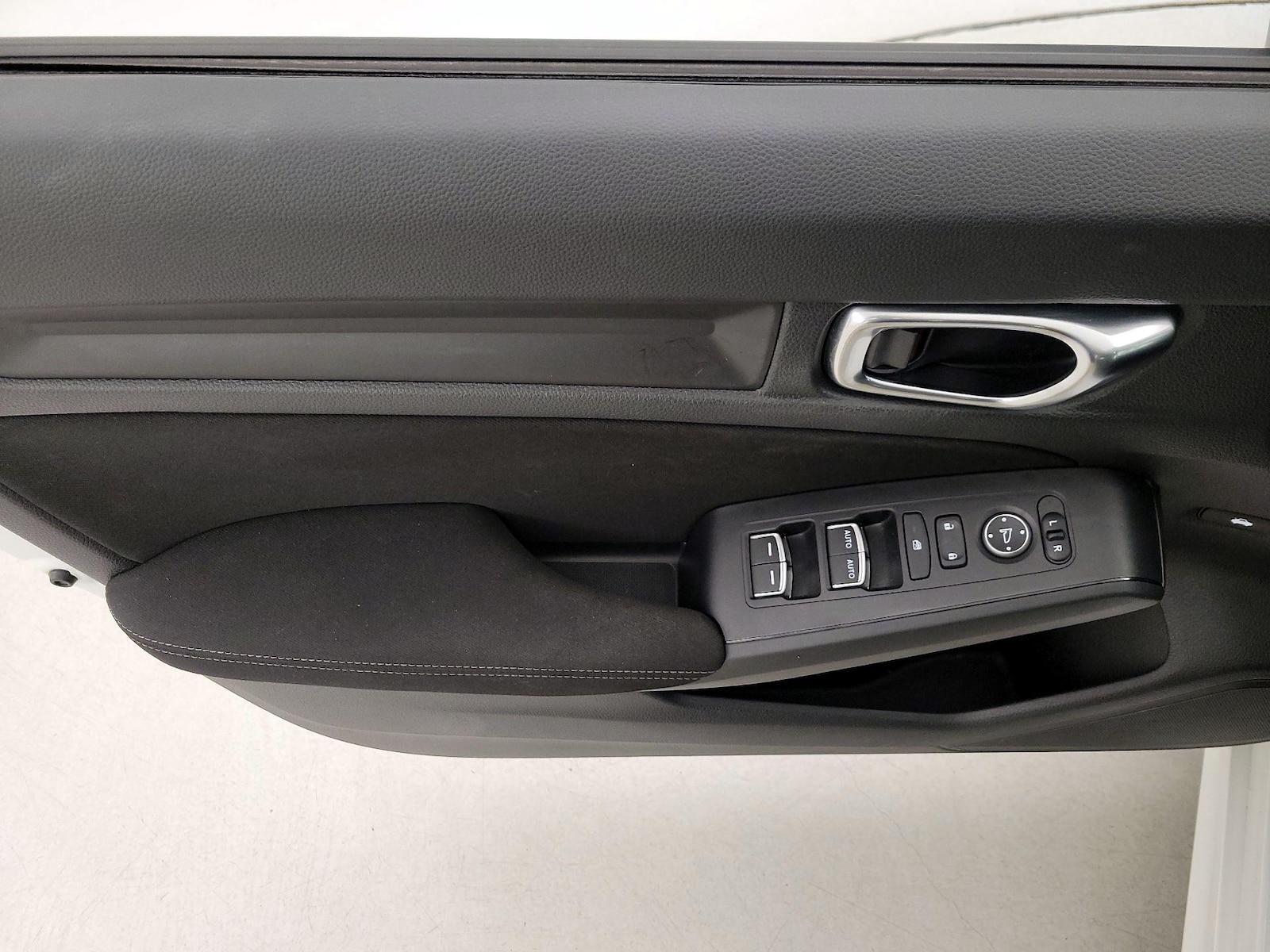 2025 Honda Civic Sport - Photo 13