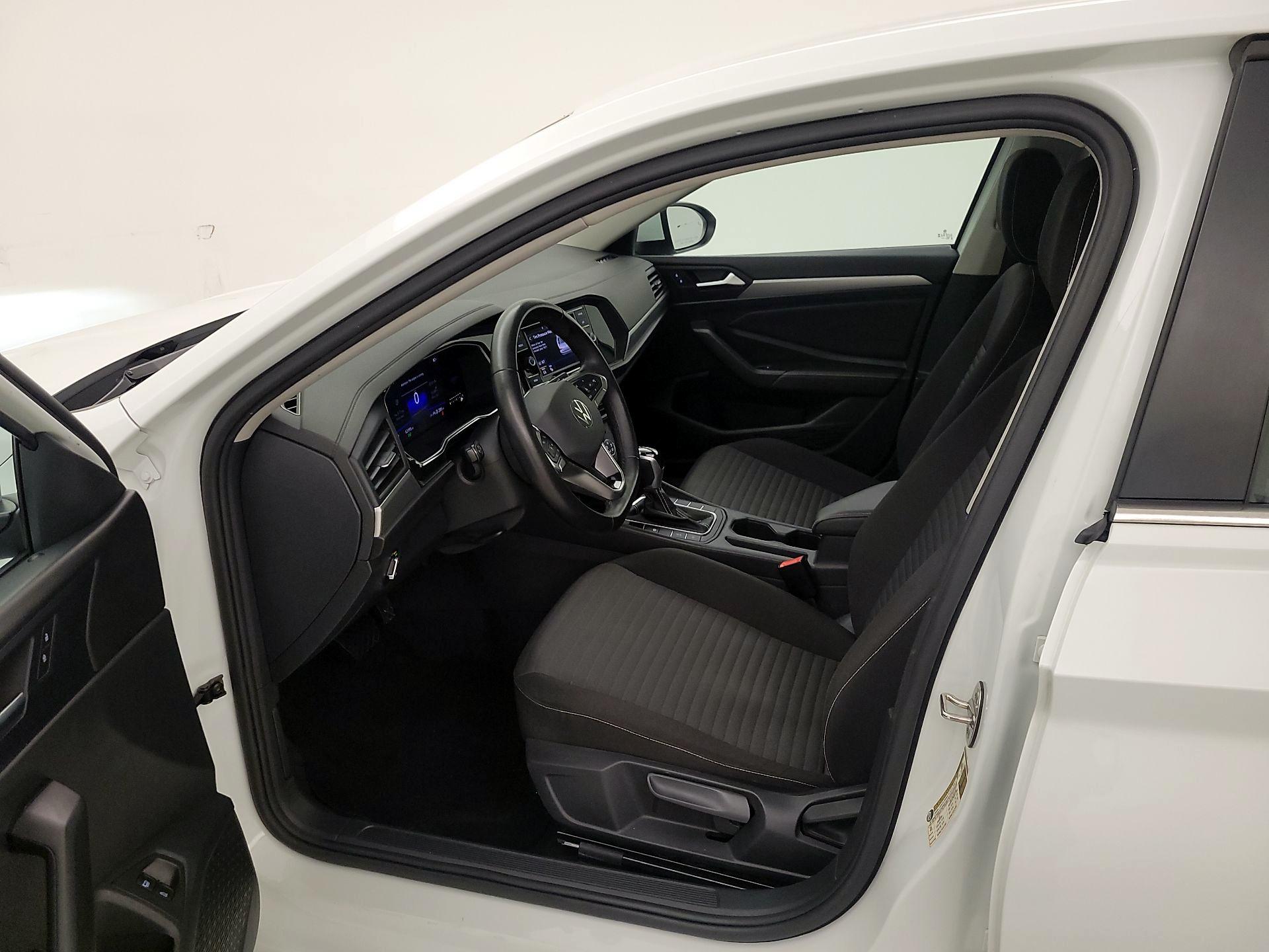 Thumbnail: 2024 Volkswagen Jetta - 11