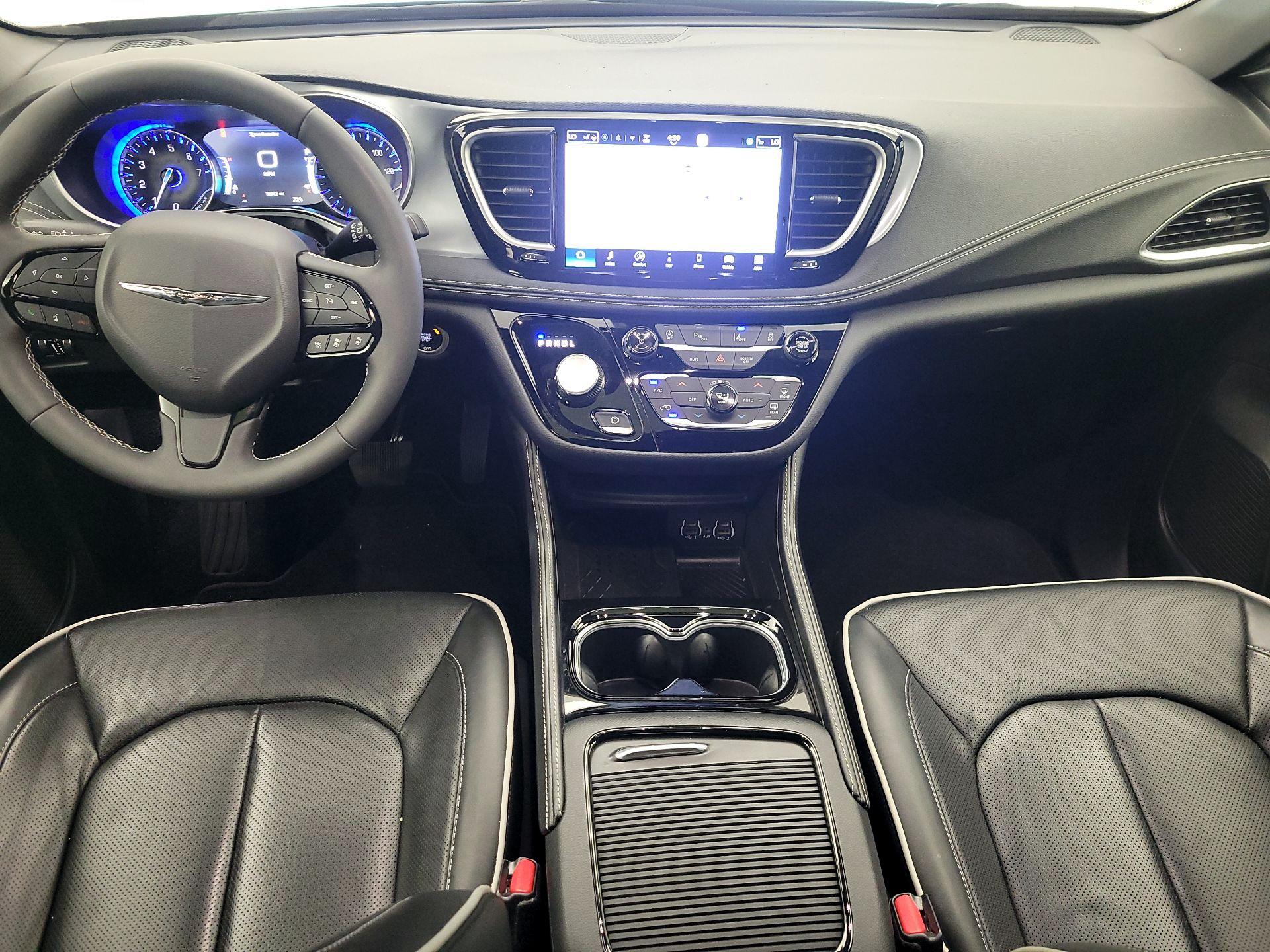 Thumbnail: 2025 Chrysler Pacifica - 9