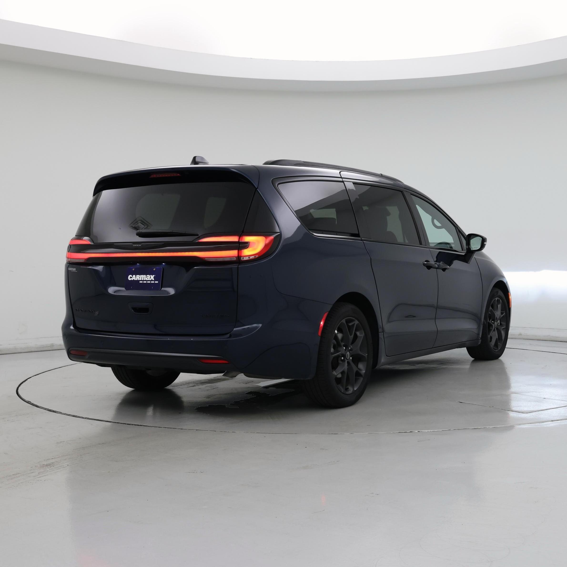 Thumbnail: 2025 Chrysler Pacifica - 8
