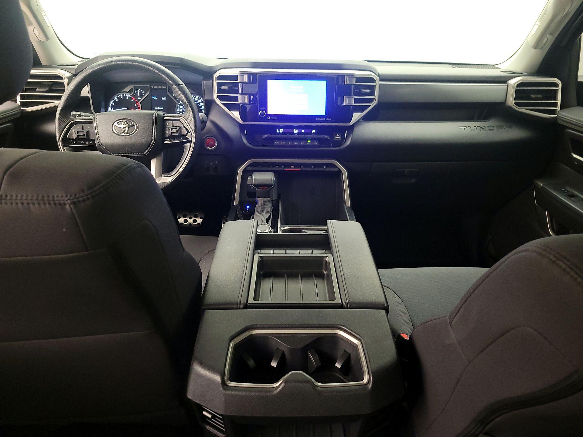 Thumbnail: 2024 Toyota Tundra - 9
