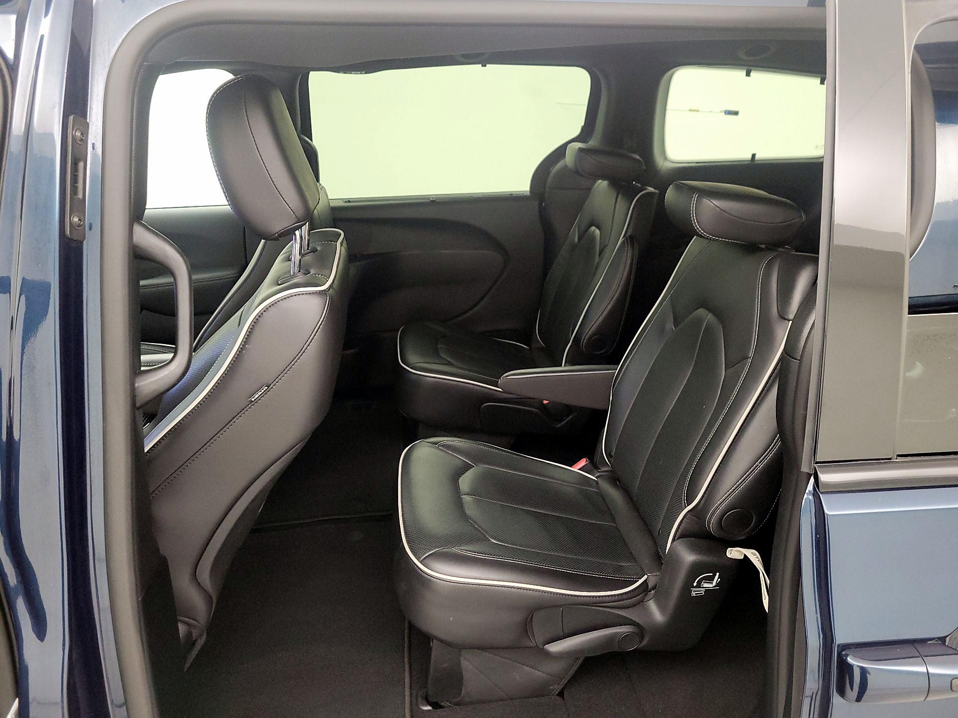 Thumbnail: 2025 Chrysler Pacifica - 20