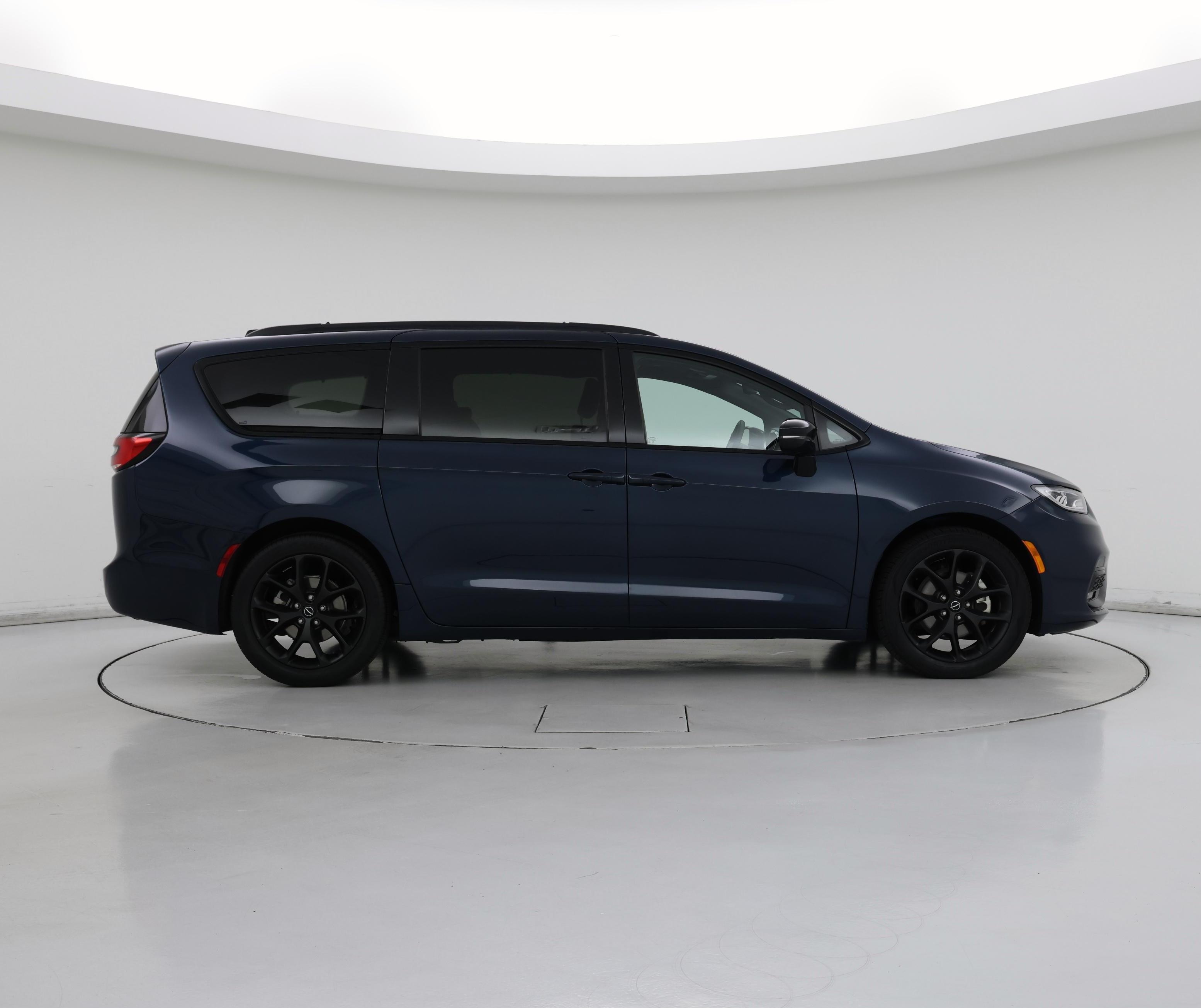 Thumbnail: 2025 Chrysler Pacifica - 7
