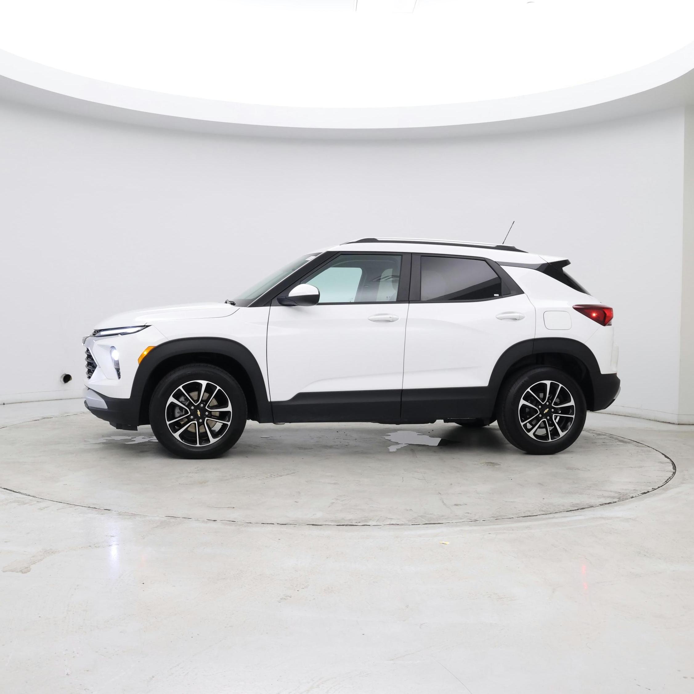 Thumbnail: 2025 Chevrolet TrailBlazer - 2