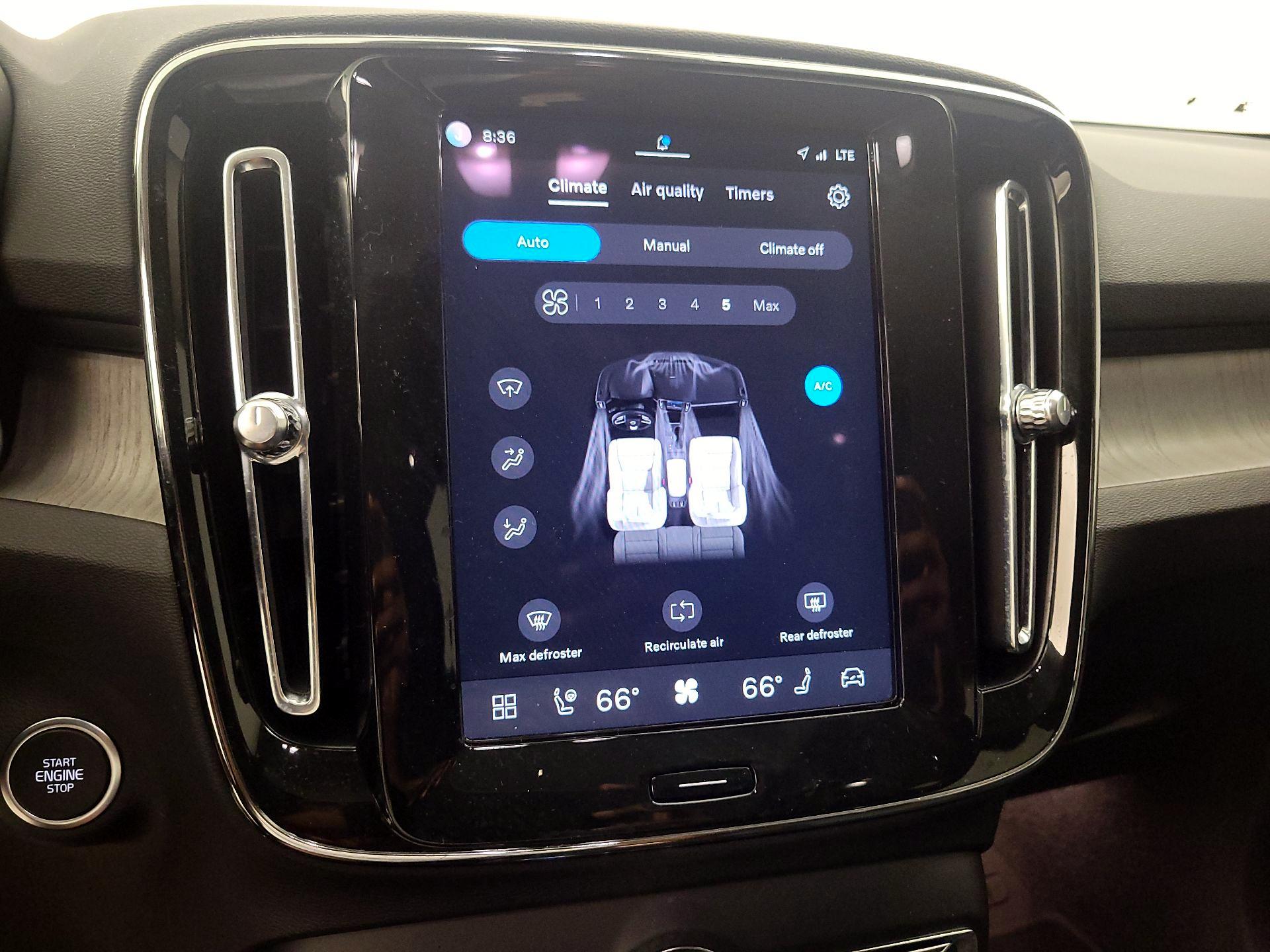 Thumbnail: 2024 Volvo XC40 - 13