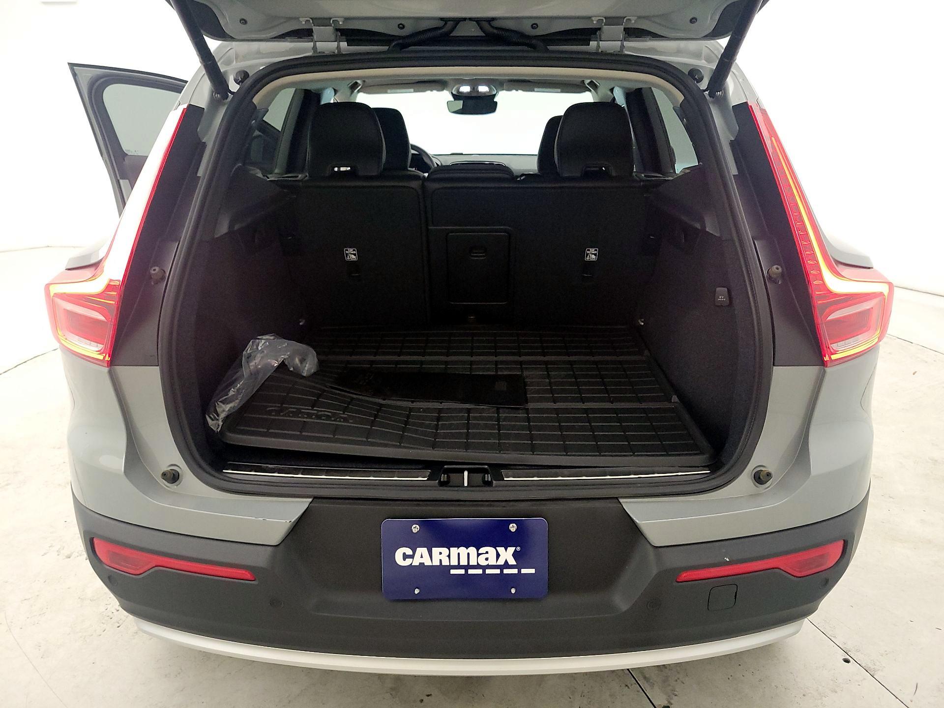 Thumbnail: 2024 Volvo XC40 - 17