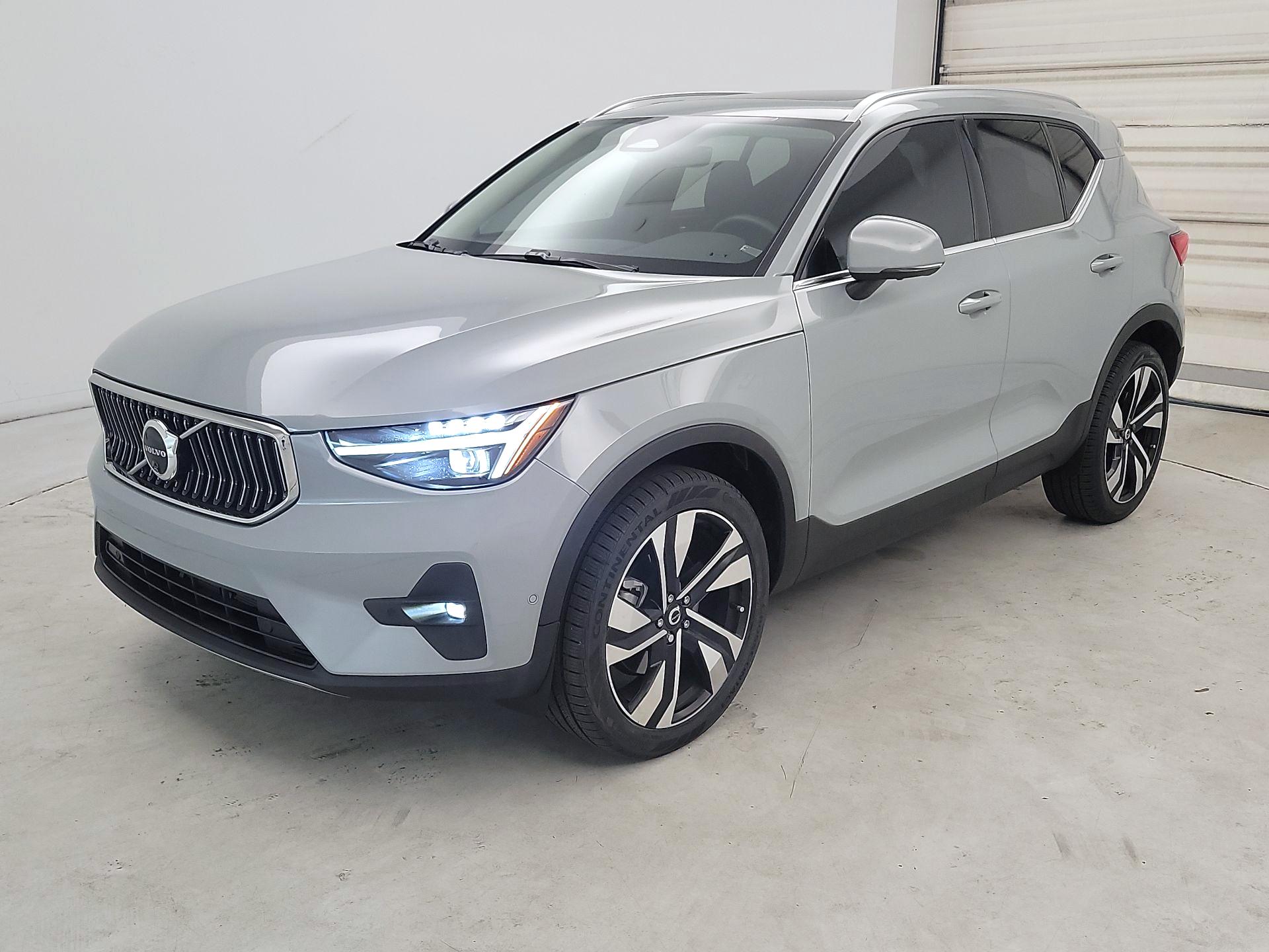 Thumbnail: 2024 Volvo XC40 - 3