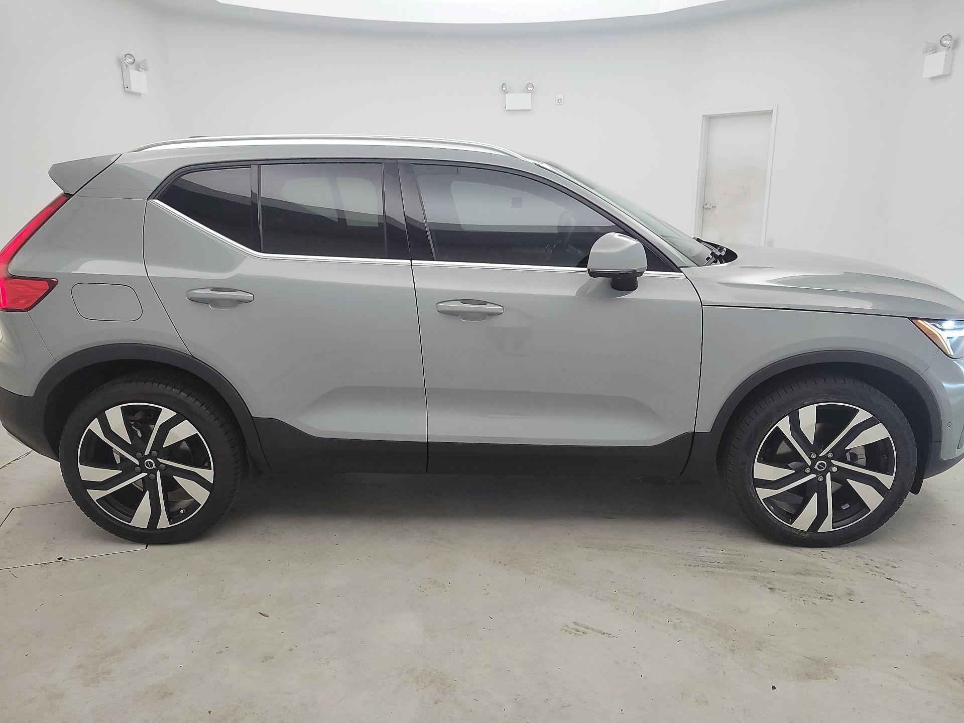 Thumbnail: 2024 Volvo XC40 - 4