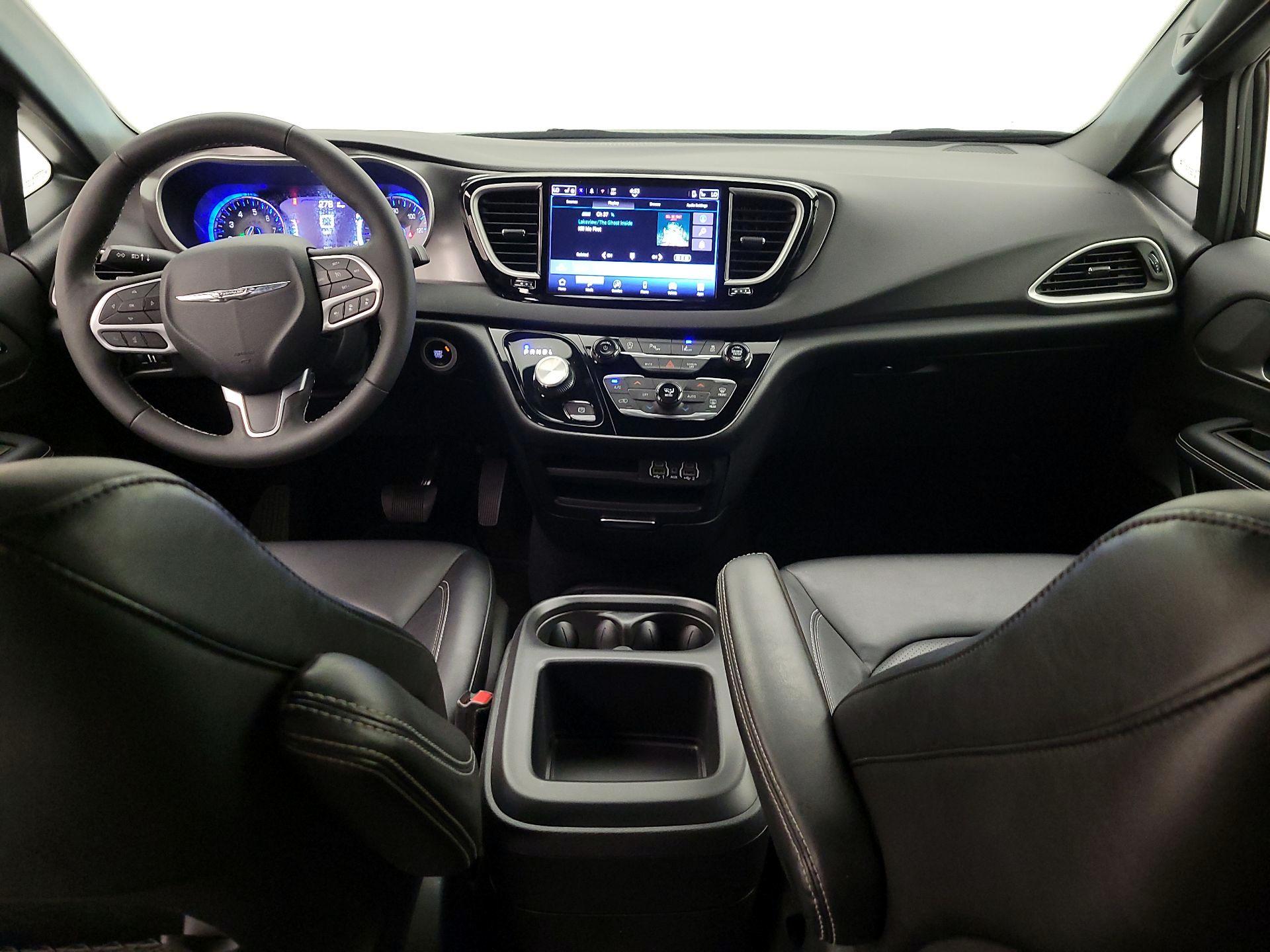 Thumbnail: 2025 Chrysler Pacifica - 9