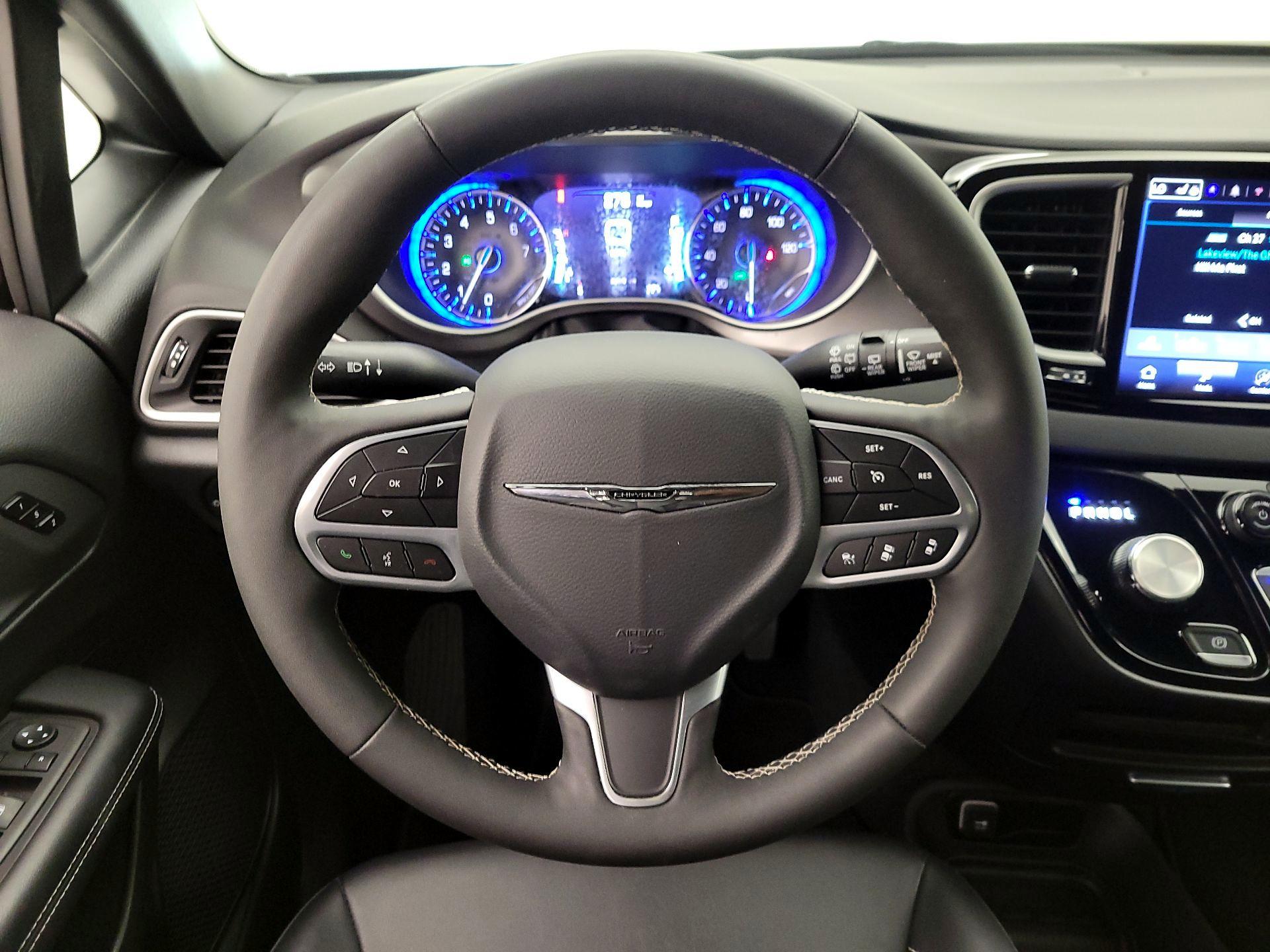 Thumbnail: 2025 Chrysler Pacifica - 10