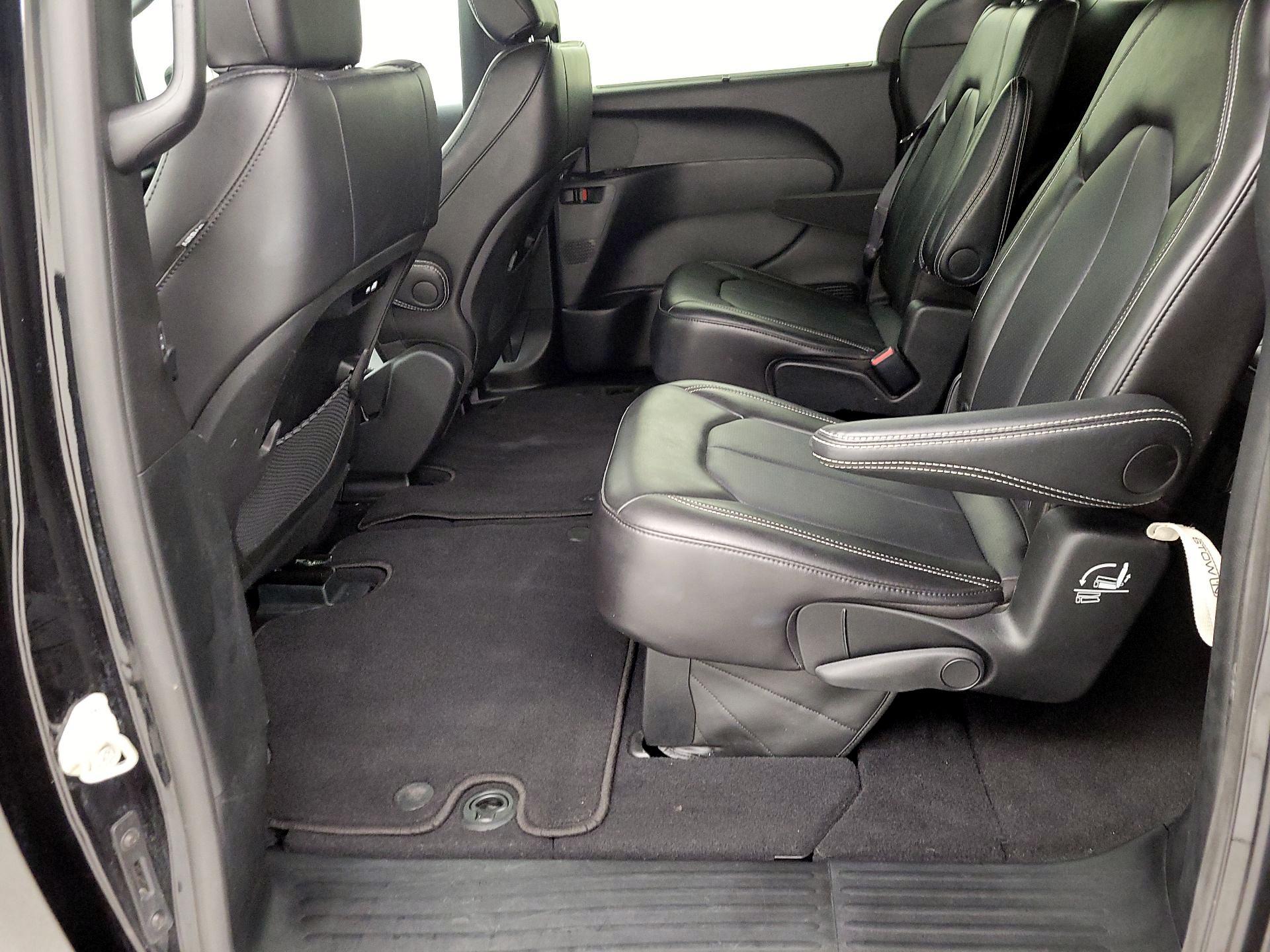 Thumbnail: 2025 Chrysler Pacifica - 19
