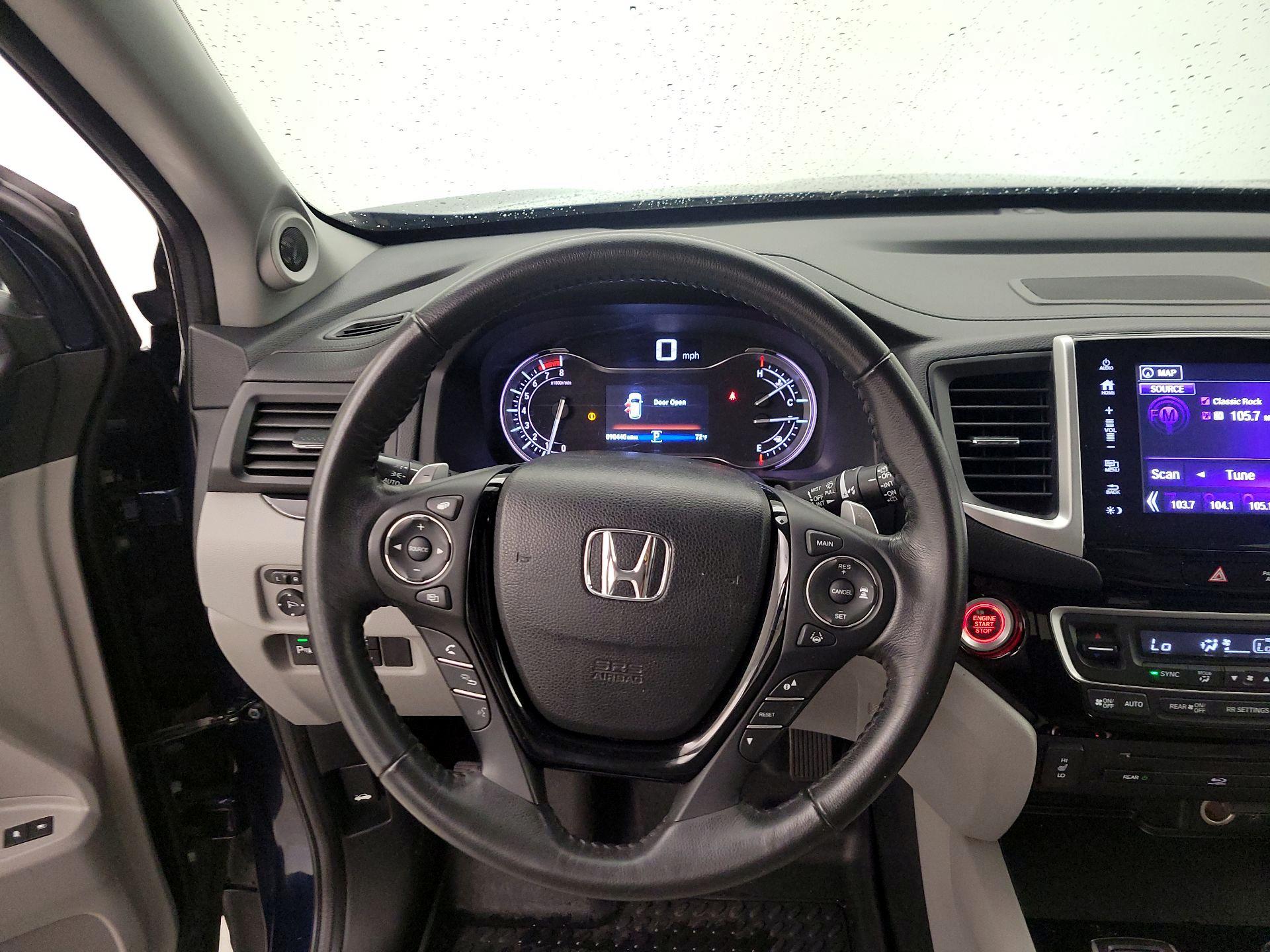 Thumbnail: 2017 Honda Pilot - 10