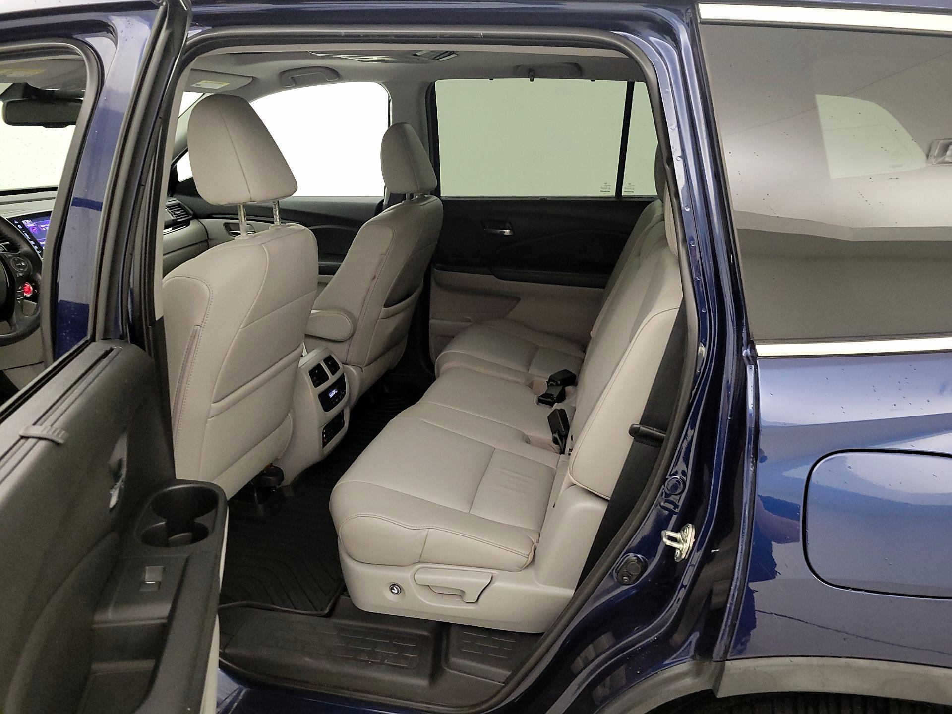 Thumbnail: 2017 Honda Pilot - 20