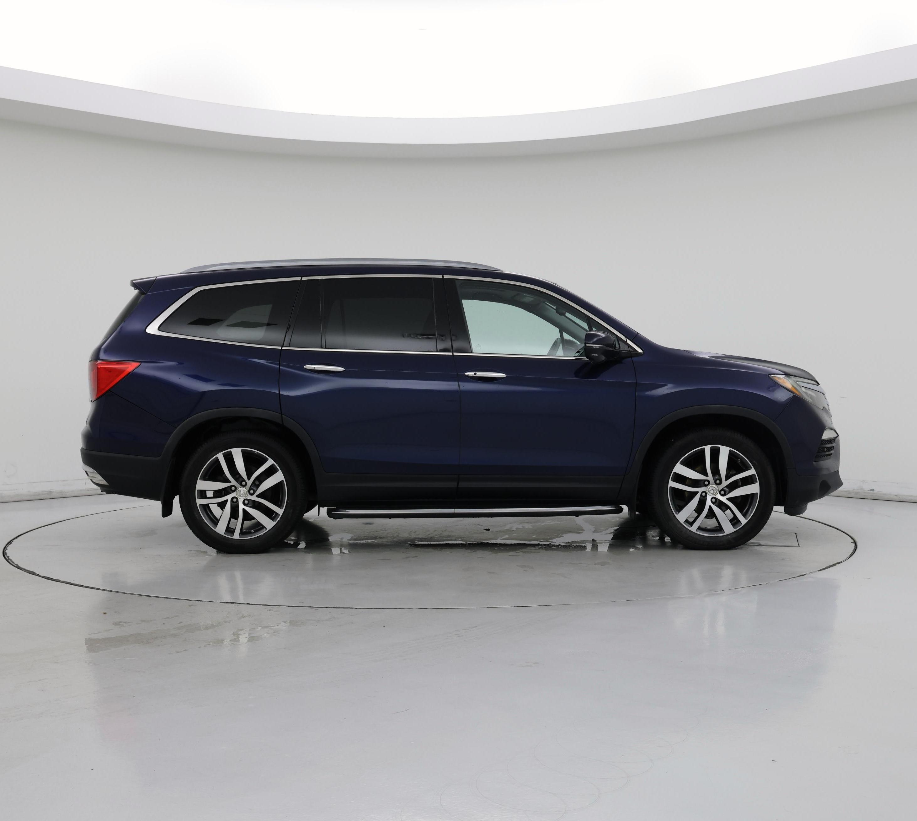 Thumbnail: 2017 Honda Pilot - 7