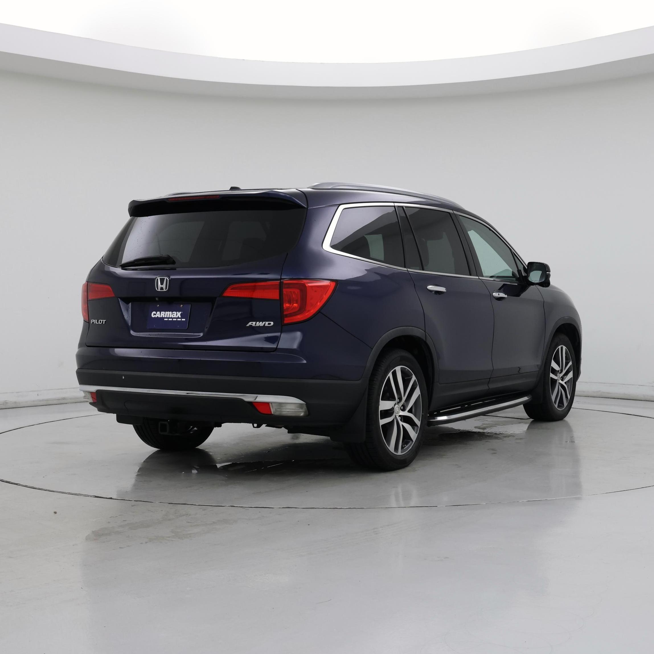 Thumbnail: 2017 Honda Pilot - 8