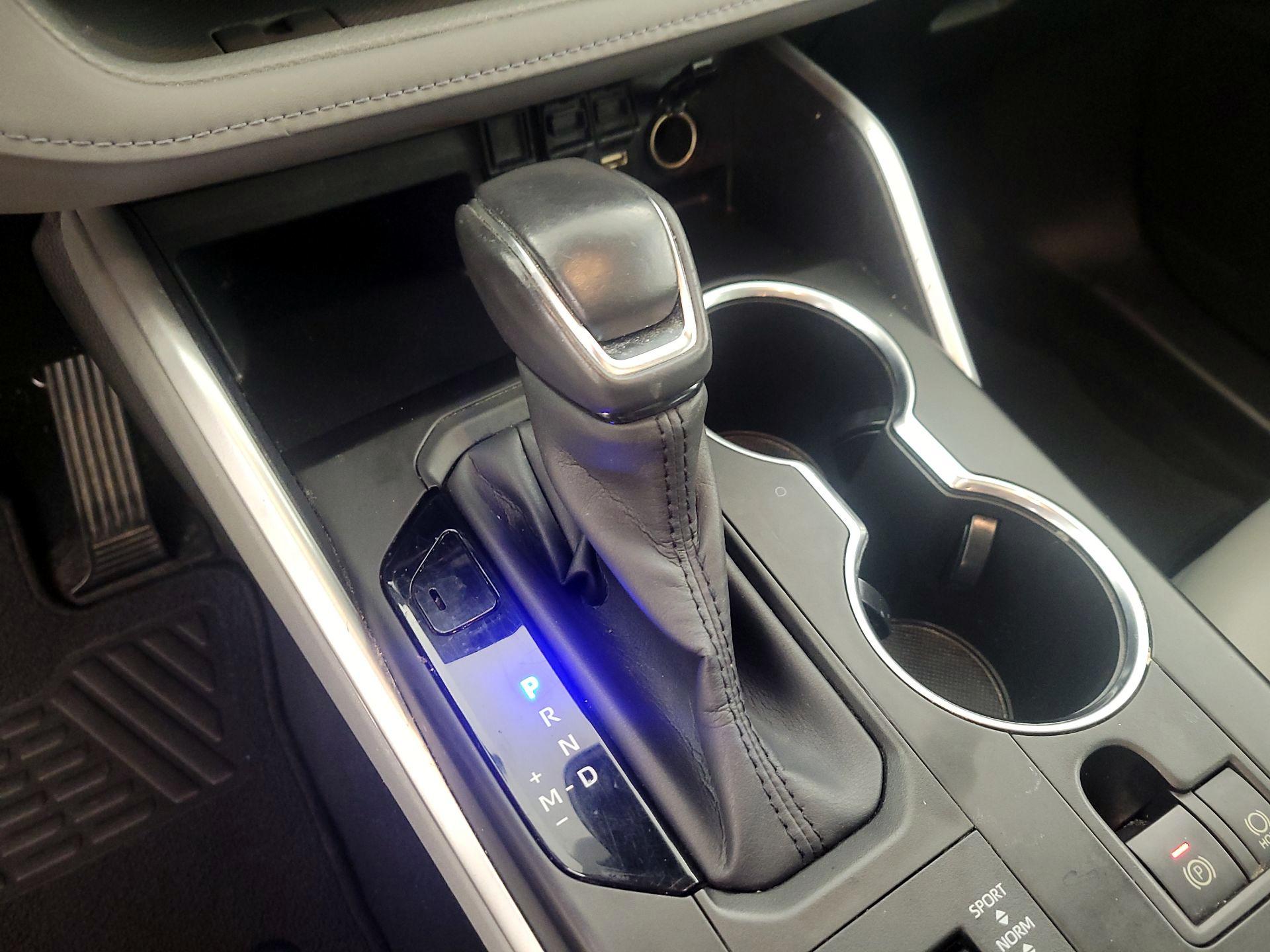 Thumbnail: 2020 Toyota Highlander - 17