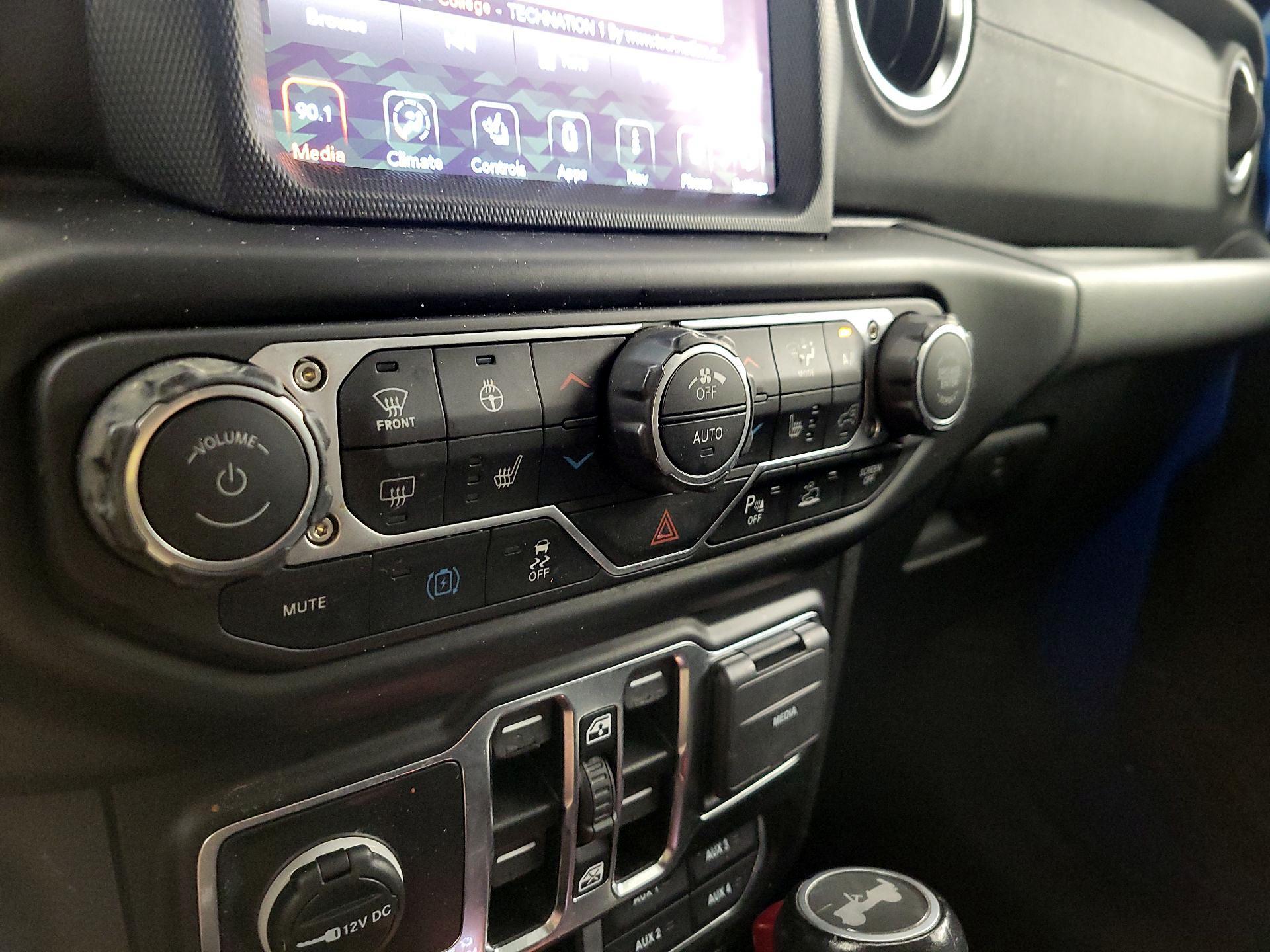 Thumbnail: 2021 Jeep Wrangler - 17