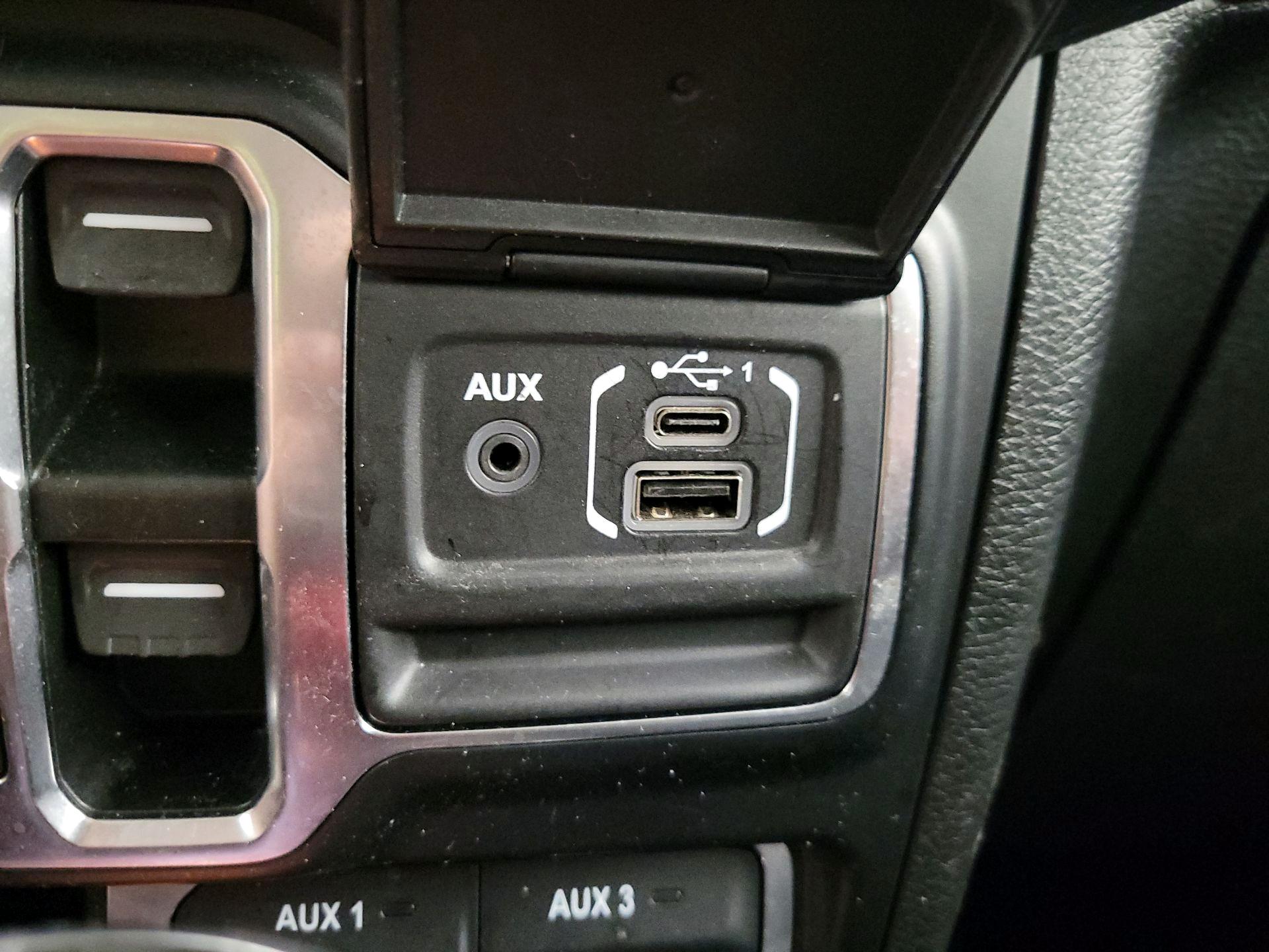 Thumbnail: 2021 Jeep Wrangler - 19
