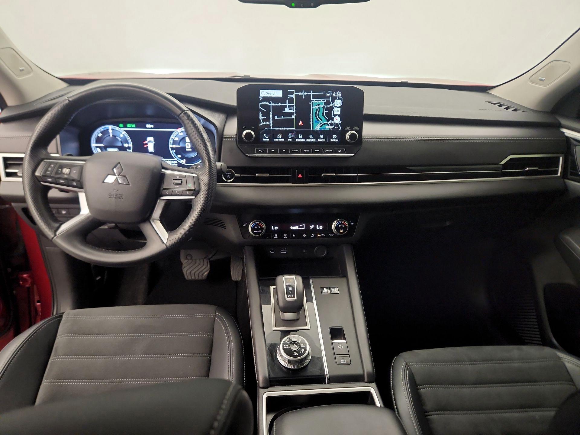 Thumbnail: 2024 Mitsubishi Outlander - 9