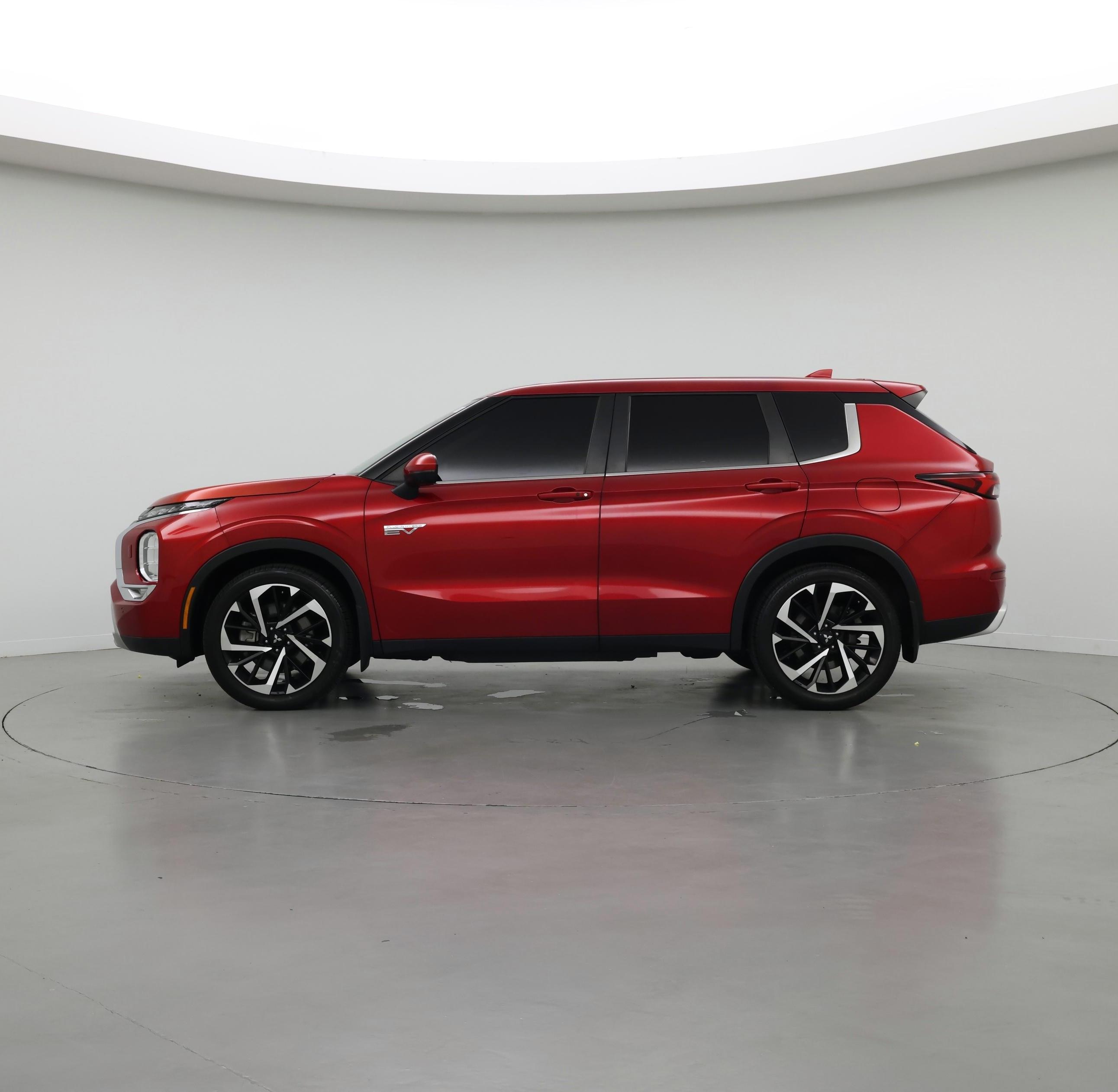 Thumbnail: 2024 Mitsubishi Outlander - 3