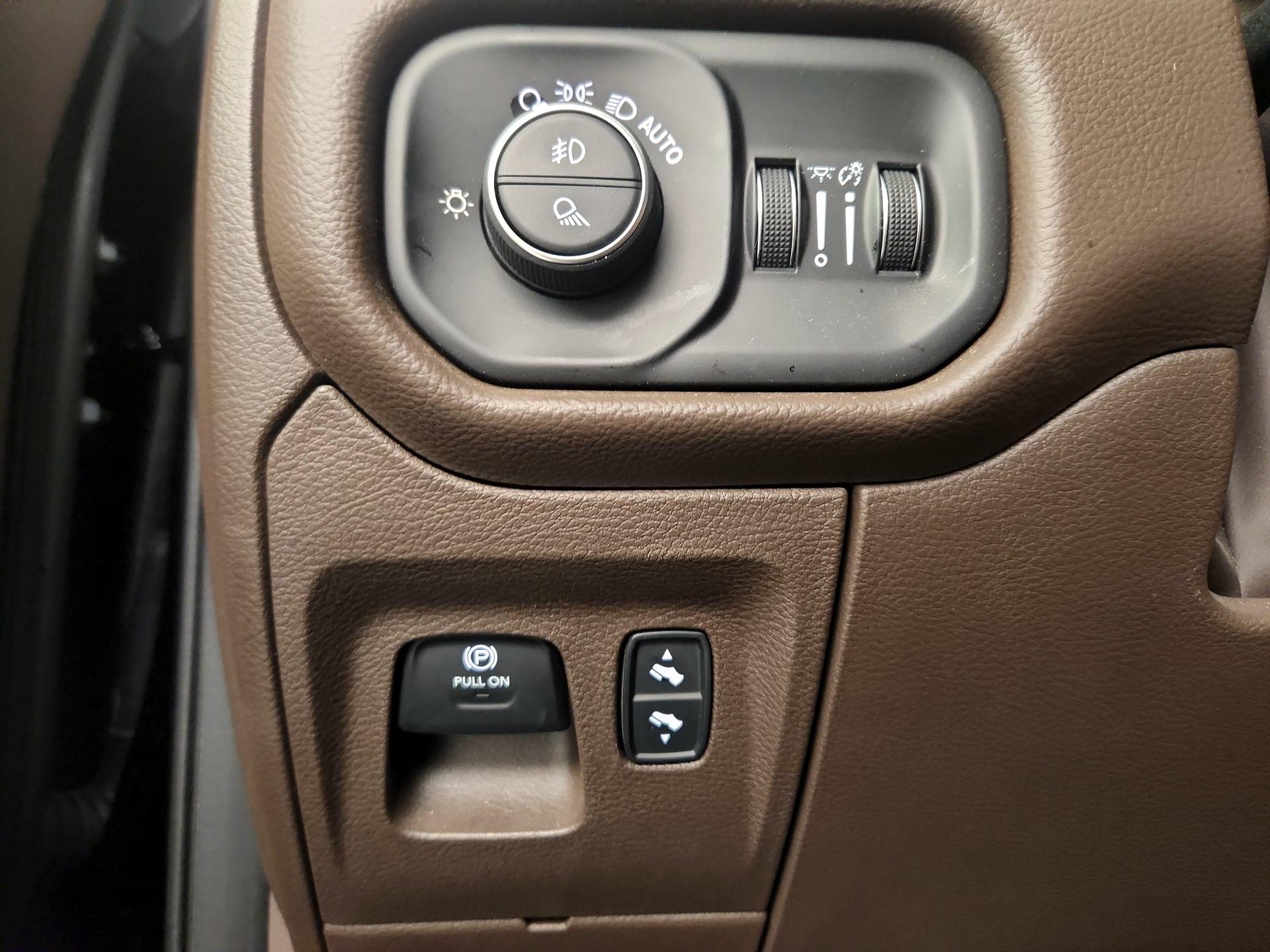 Thumbnail: 2026 RAM 1500 - 13