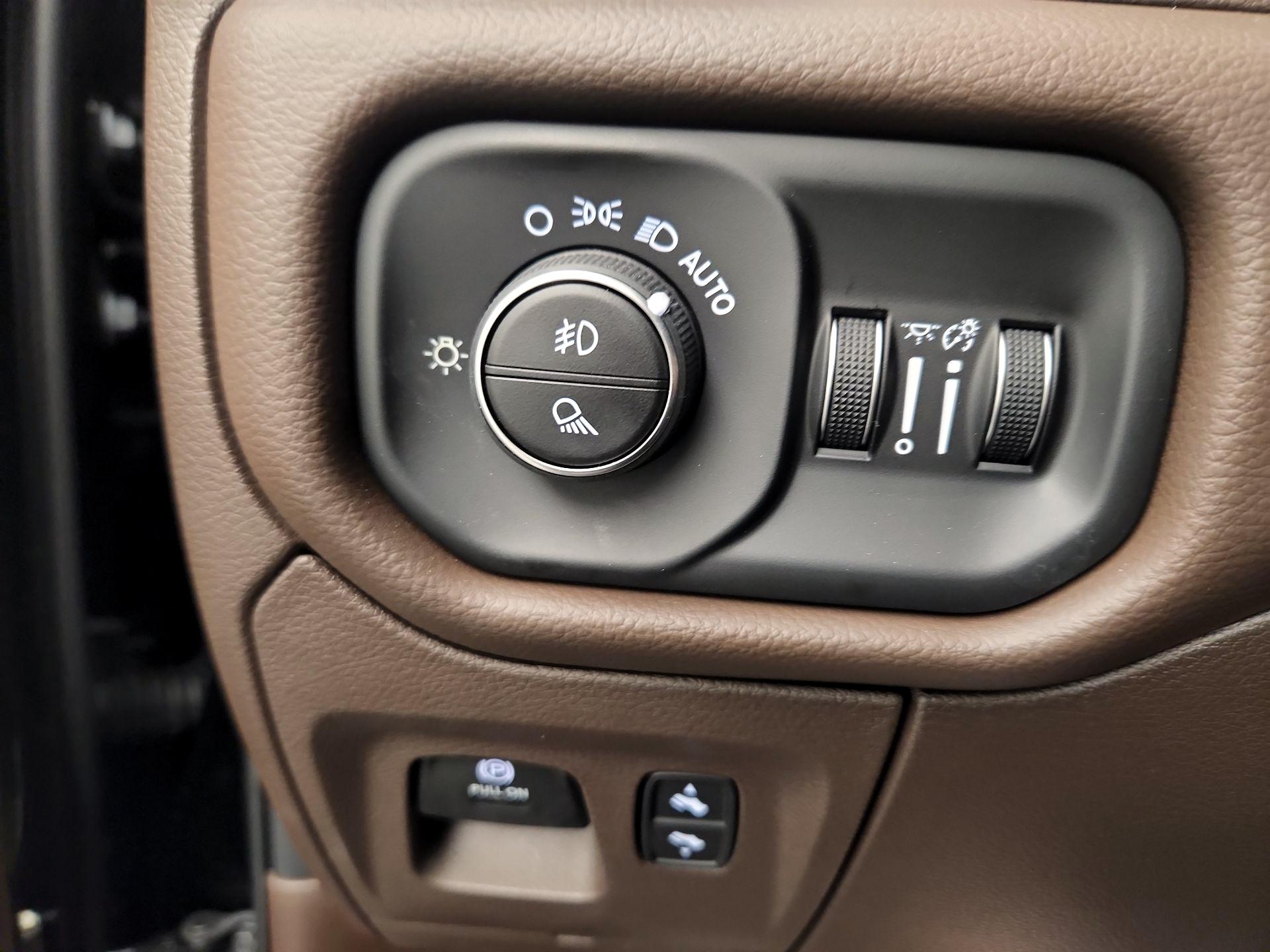 Thumbnail: 2026 RAM 1500 - 13