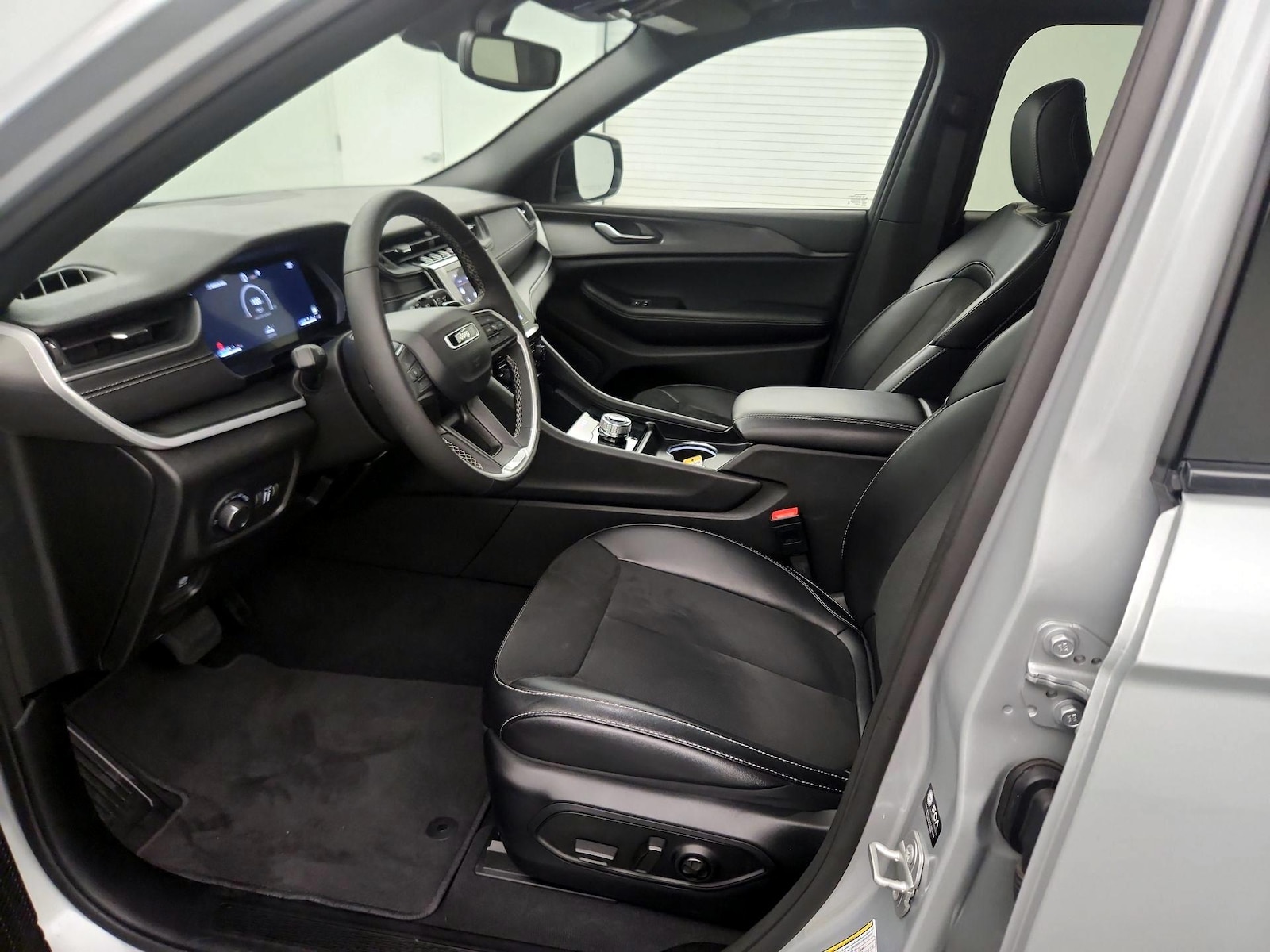 2024 Jeep Grand Cherokee Altitude - Photo 12