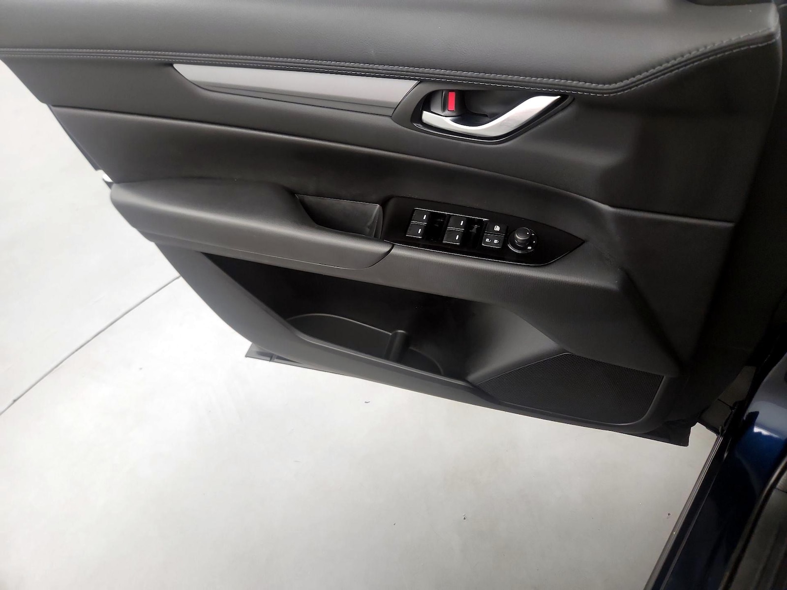 2025 Mazda CX-5 S Preferred package - Photo 13