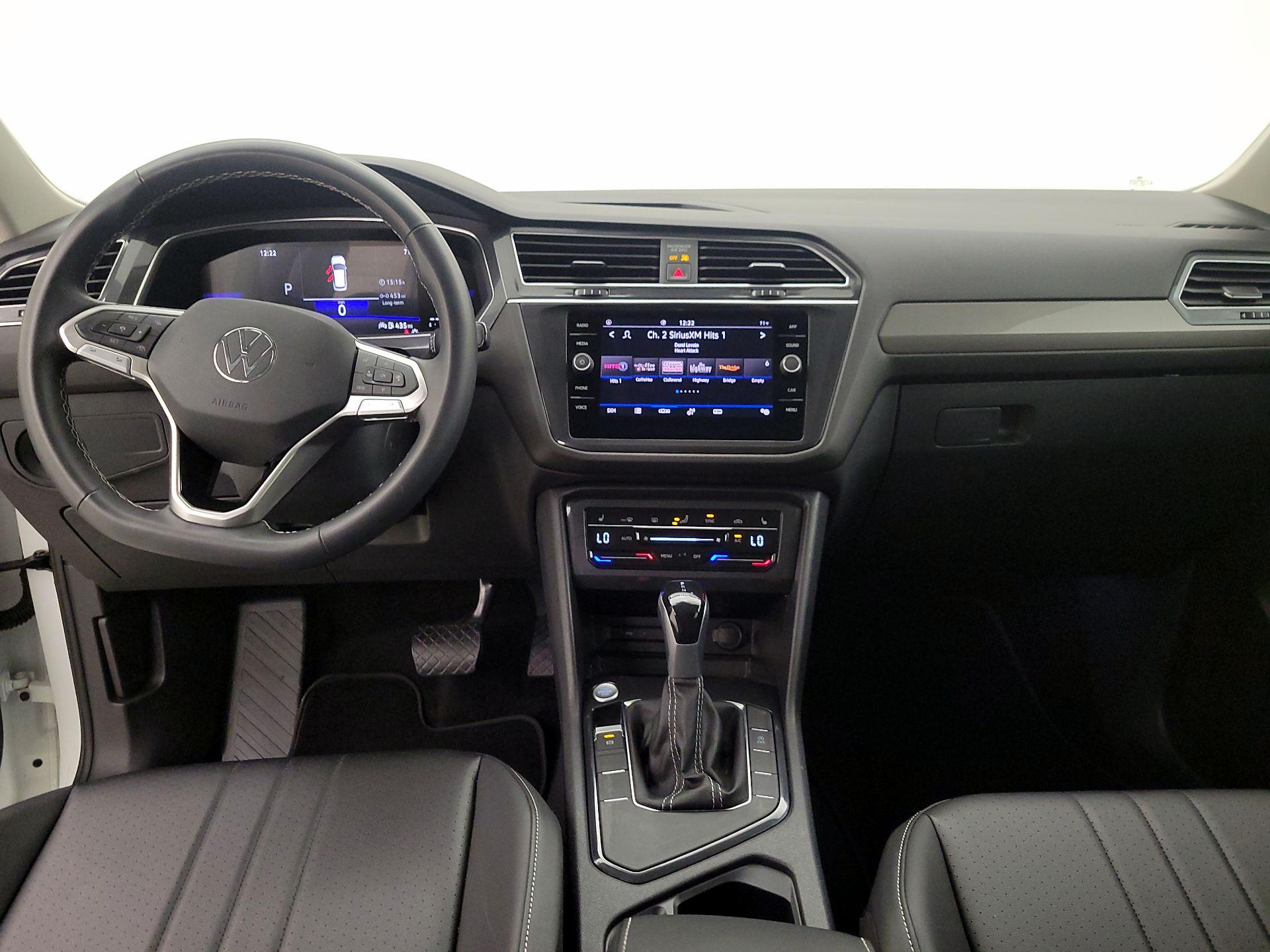 Thumbnail: 2023 Volkswagen Tiguan - 9