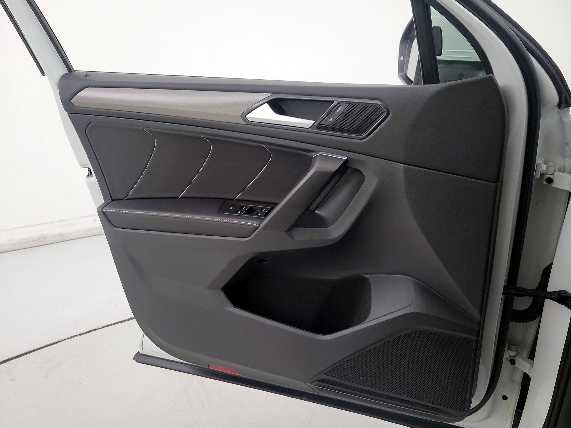 Thumbnail: 2023 Volkswagen Tiguan - 12
