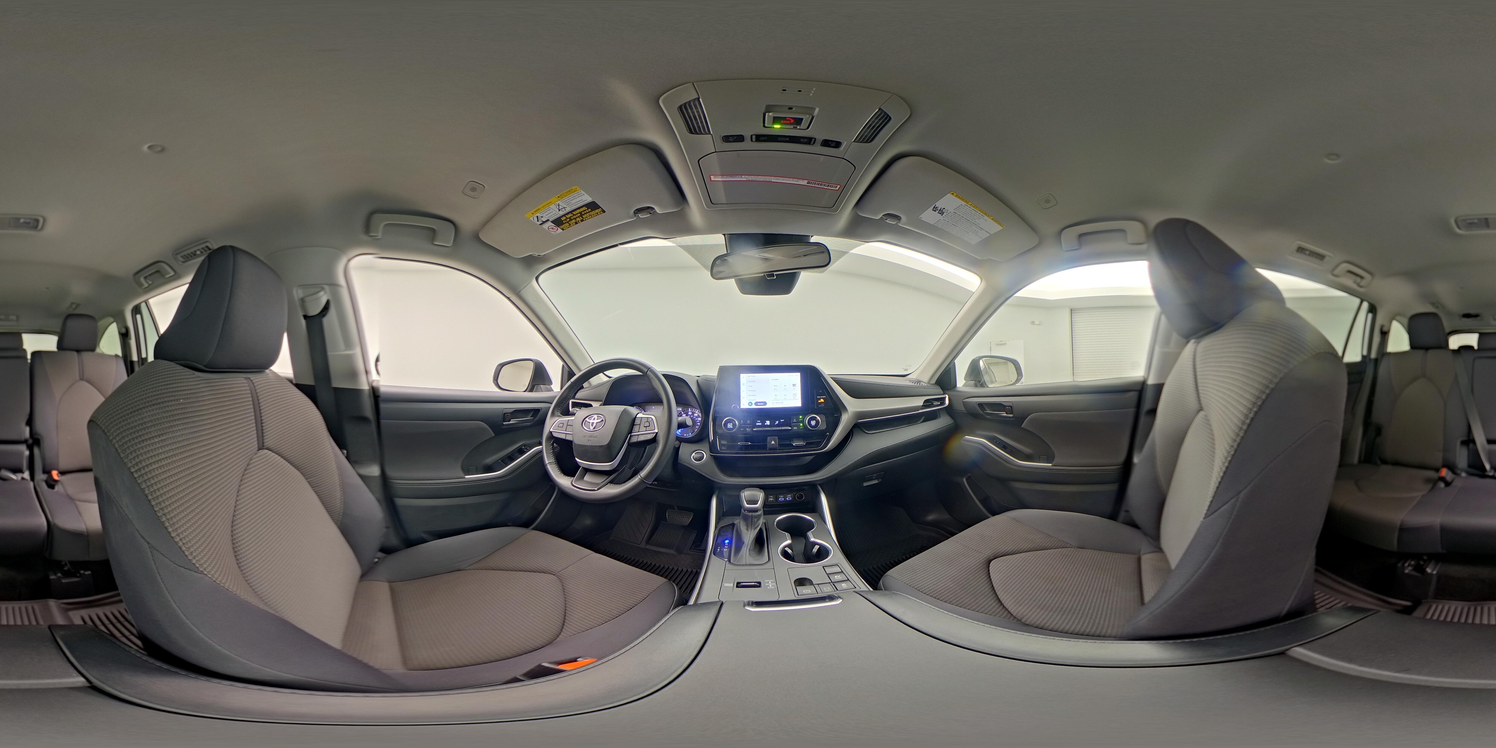 2023 Toyota Highlander LE - Photo 24