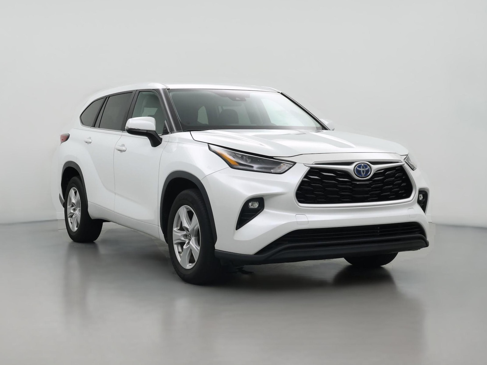 2023 Toyota Highlander LE - Photo 1