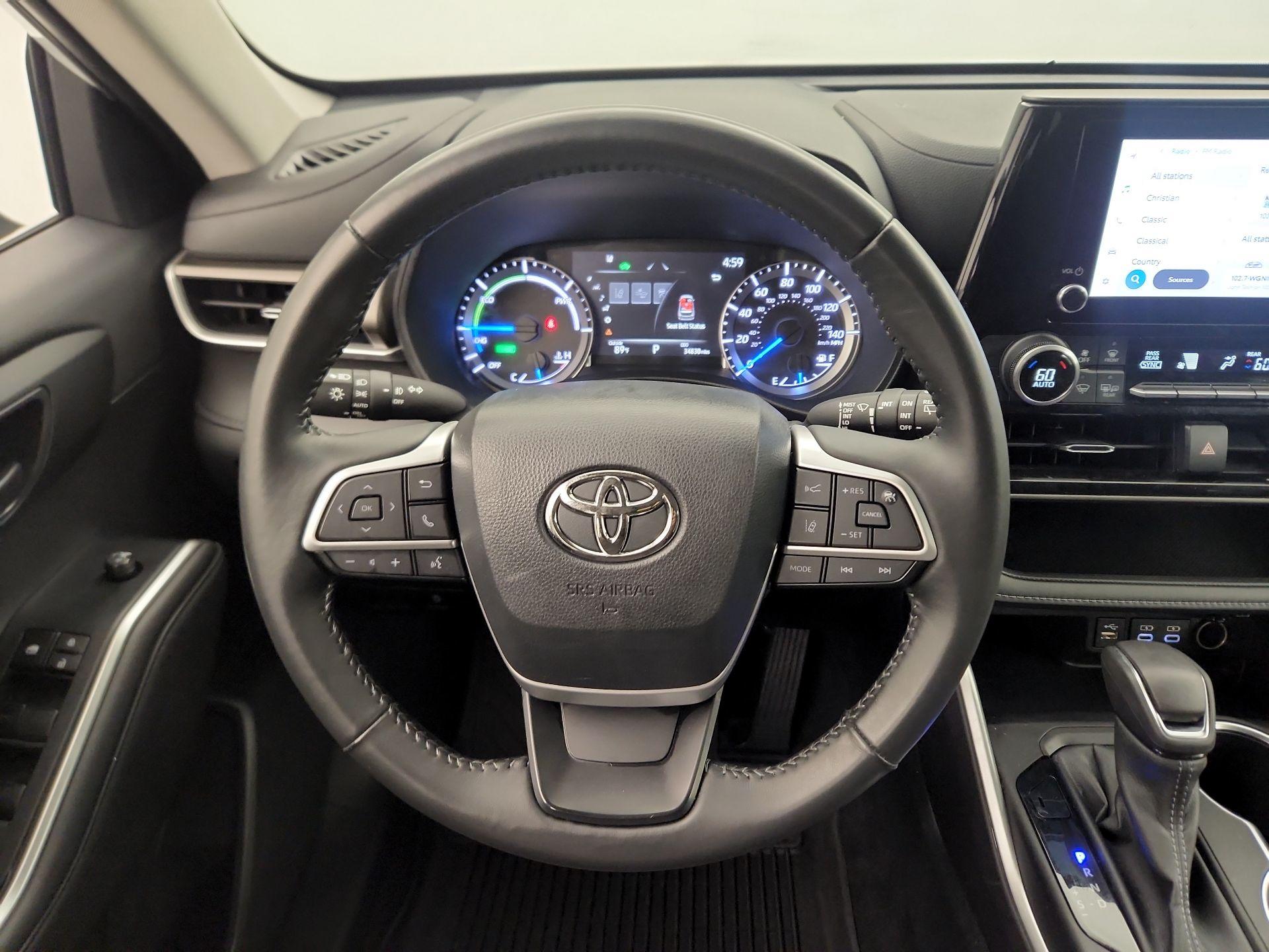 Thumbnail: 2023 Toyota Highlander - 10