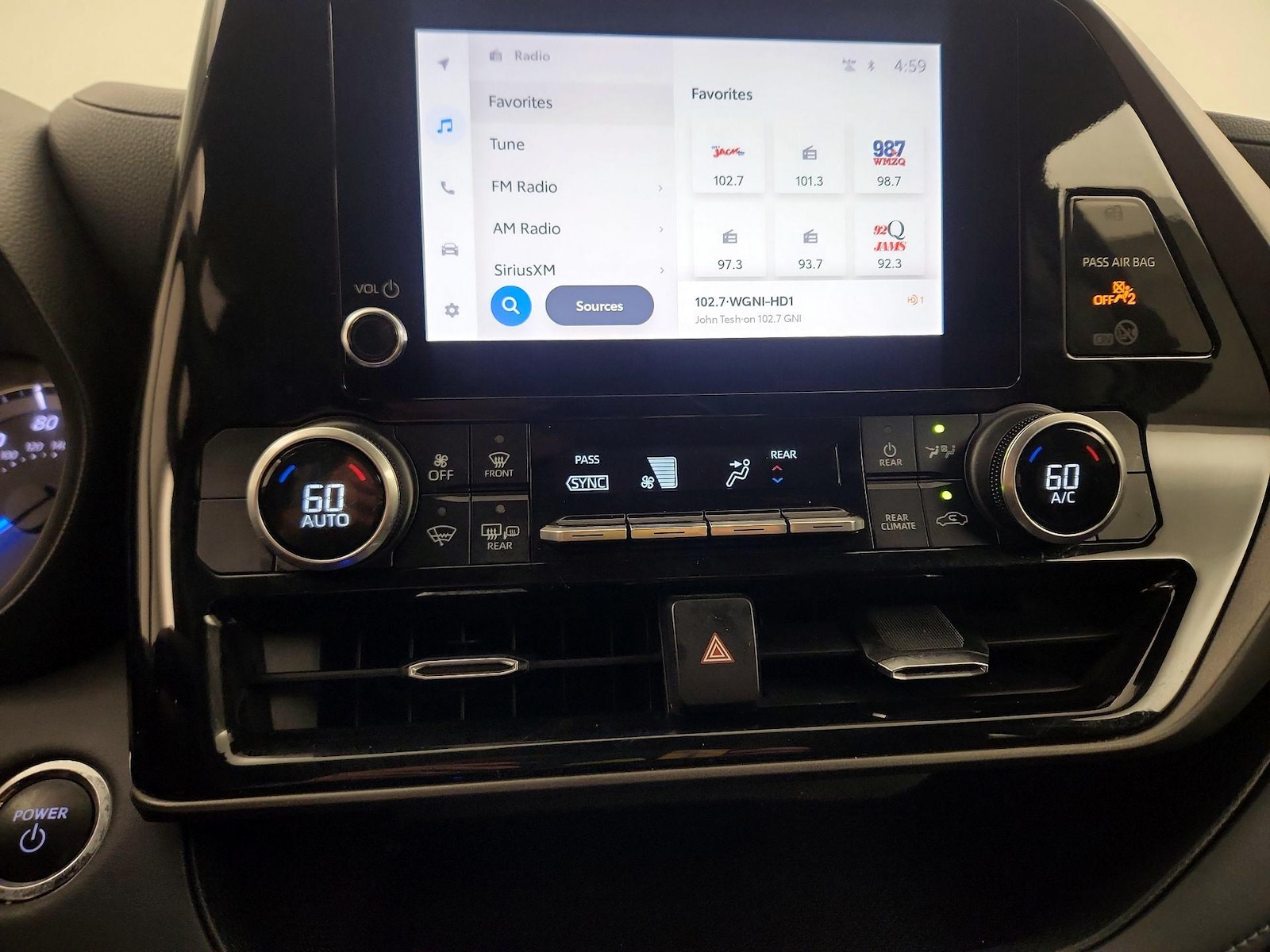 2023 Toyota Highlander LE - Photo 17