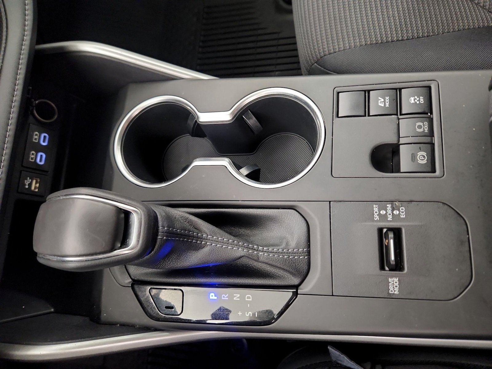 2023 Toyota Highlander LE - Photo 18