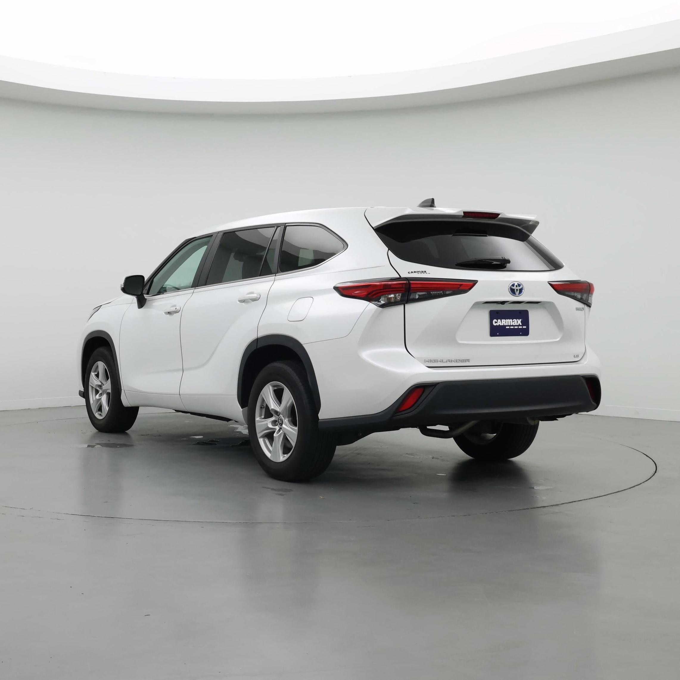 Thumbnail: 2023 Toyota Highlander - 2