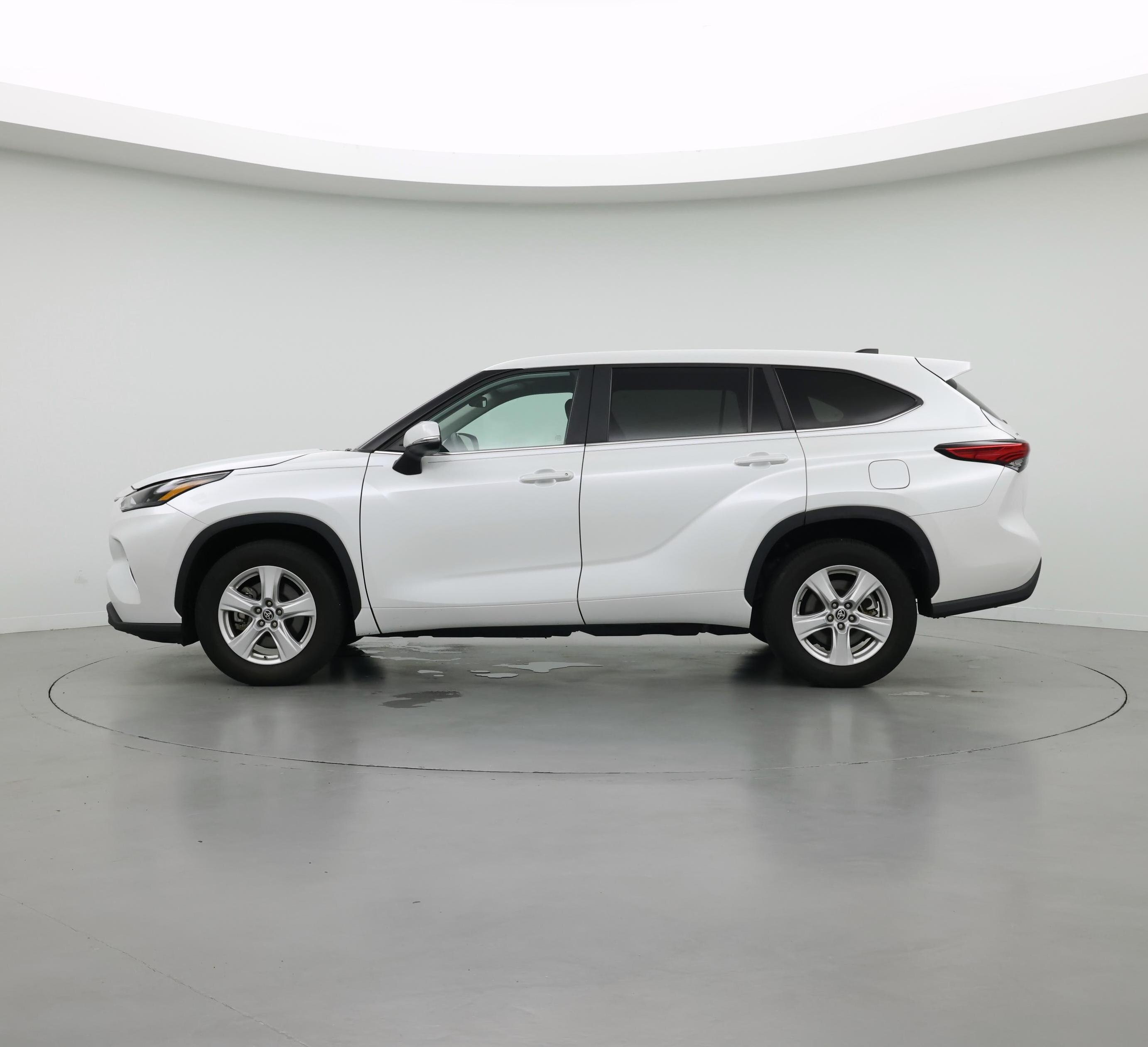 Thumbnail: 2023 Toyota Highlander - 3