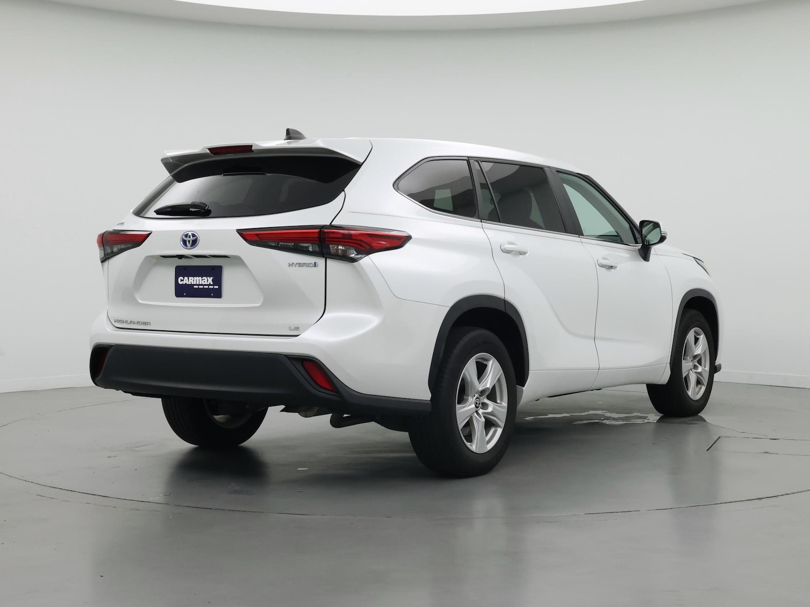 2023 Toyota Highlander LE - Photo 9