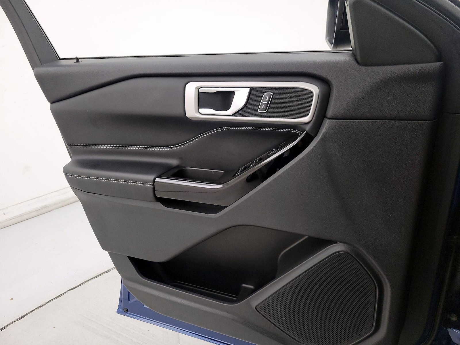 2023 Ford Explorer ST - Photo 13