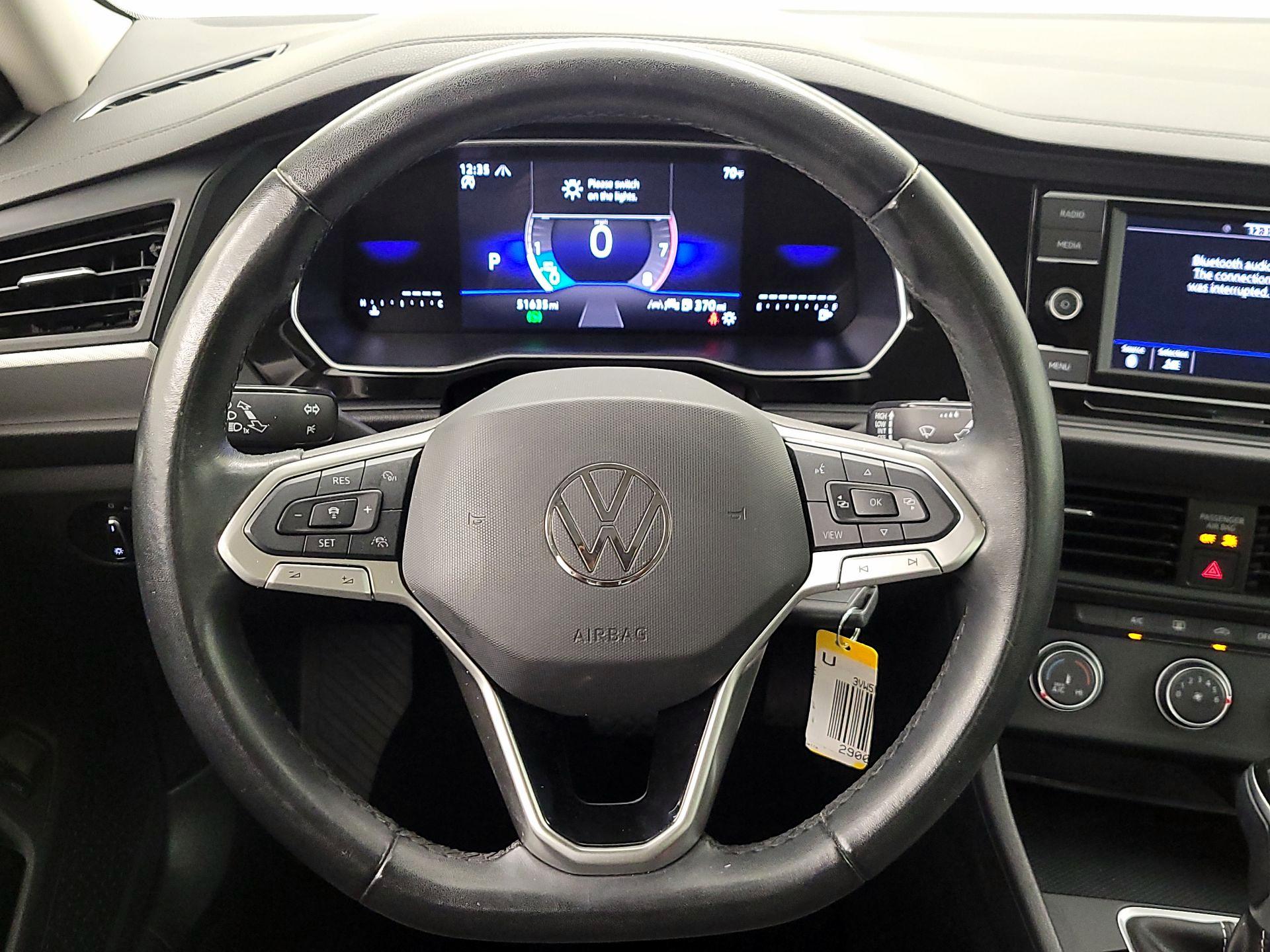 Thumbnail: 2024 Volkswagen Jetta - 10