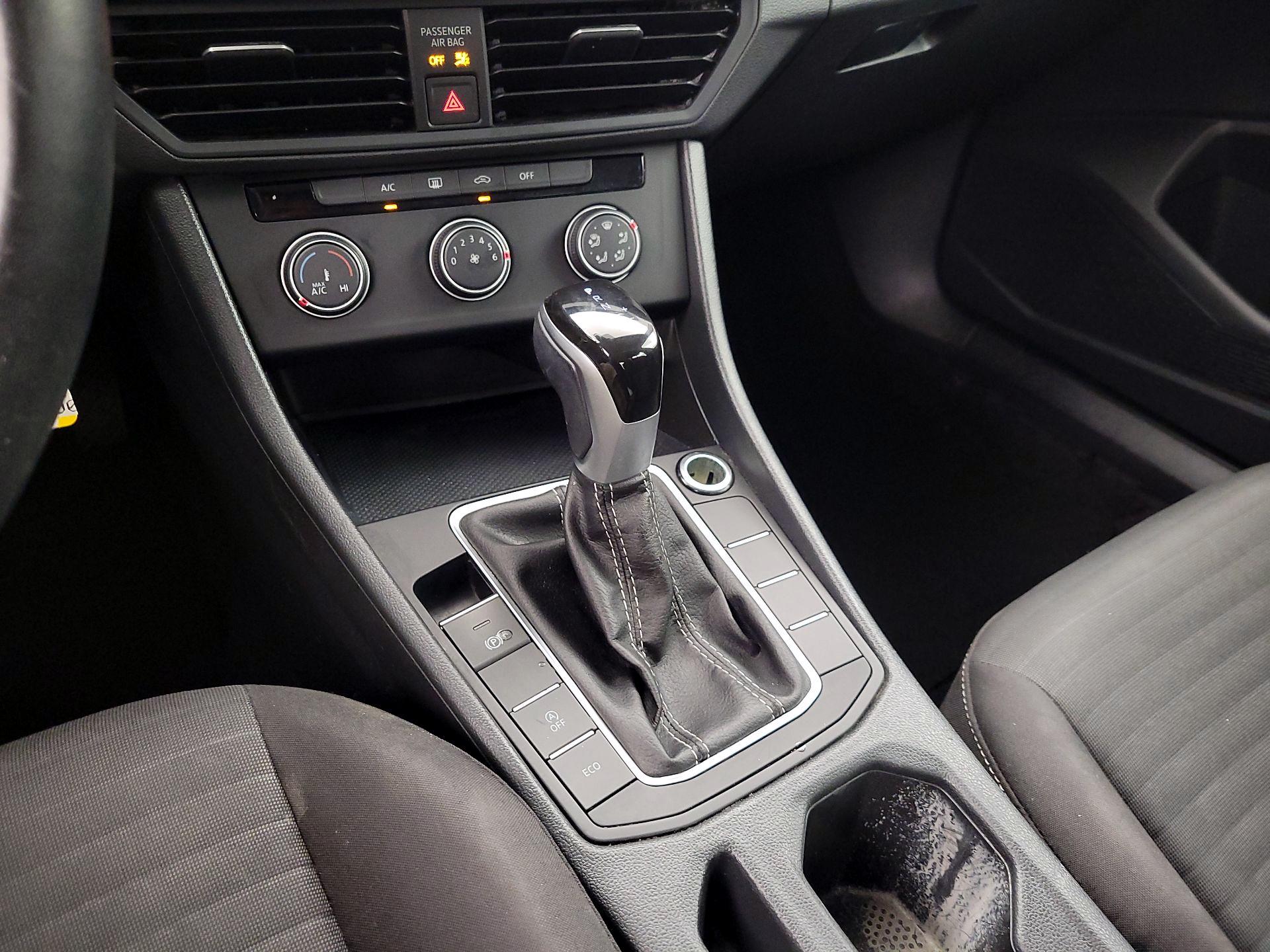 Thumbnail: 2024 Volkswagen Jetta - 17
