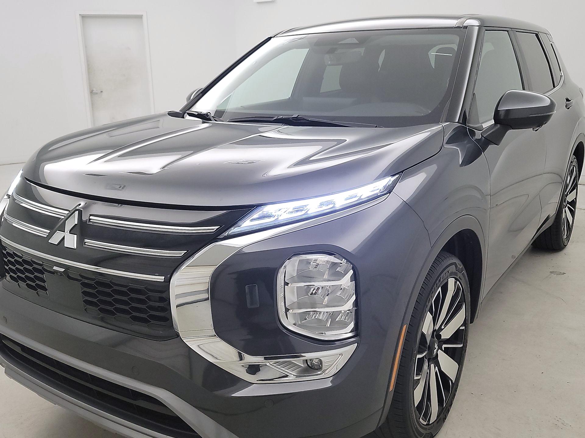 Thumbnail: 2025 Mitsubishi Outlander - 3
