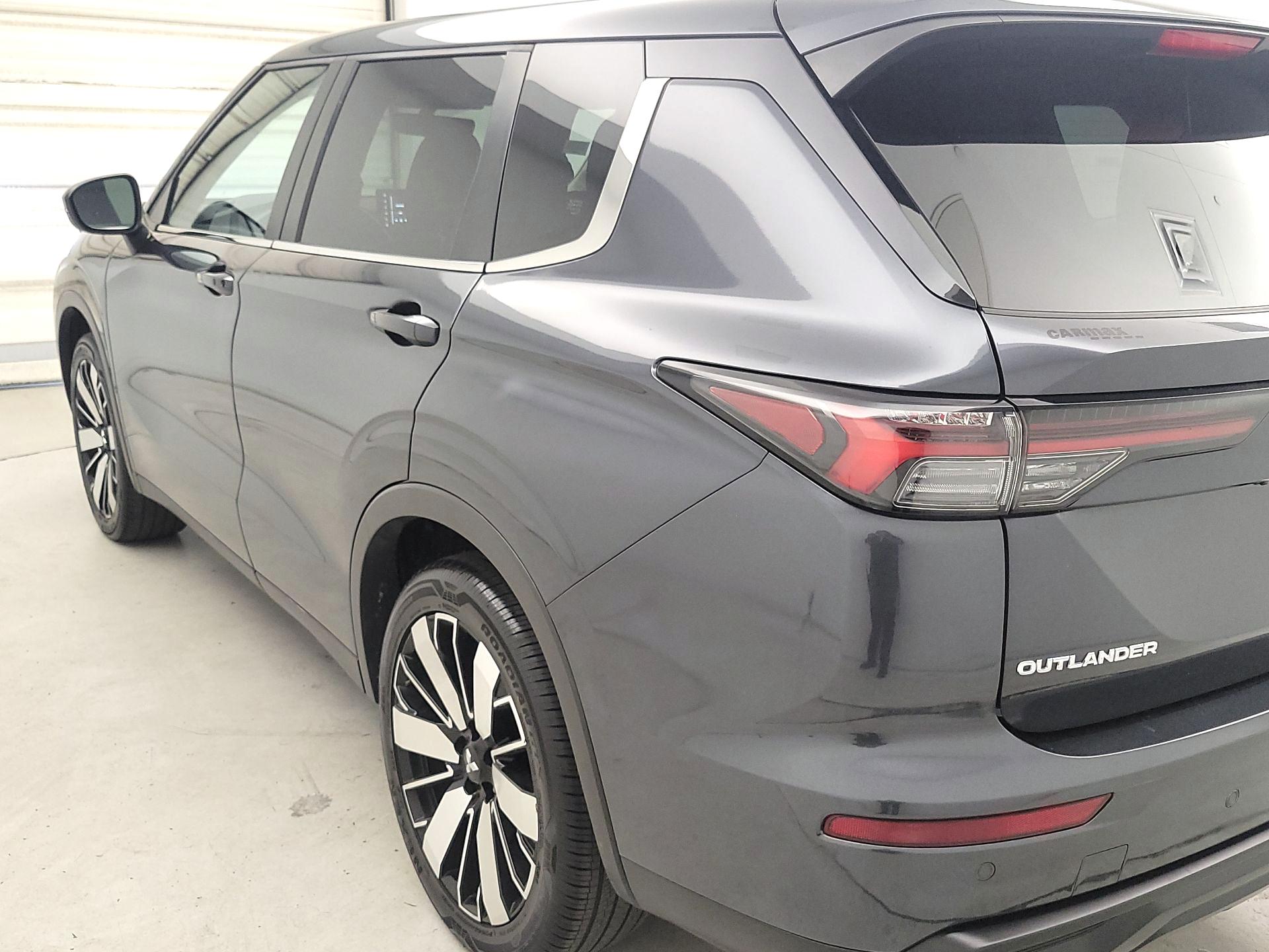 Thumbnail: 2025 Mitsubishi Outlander - 7