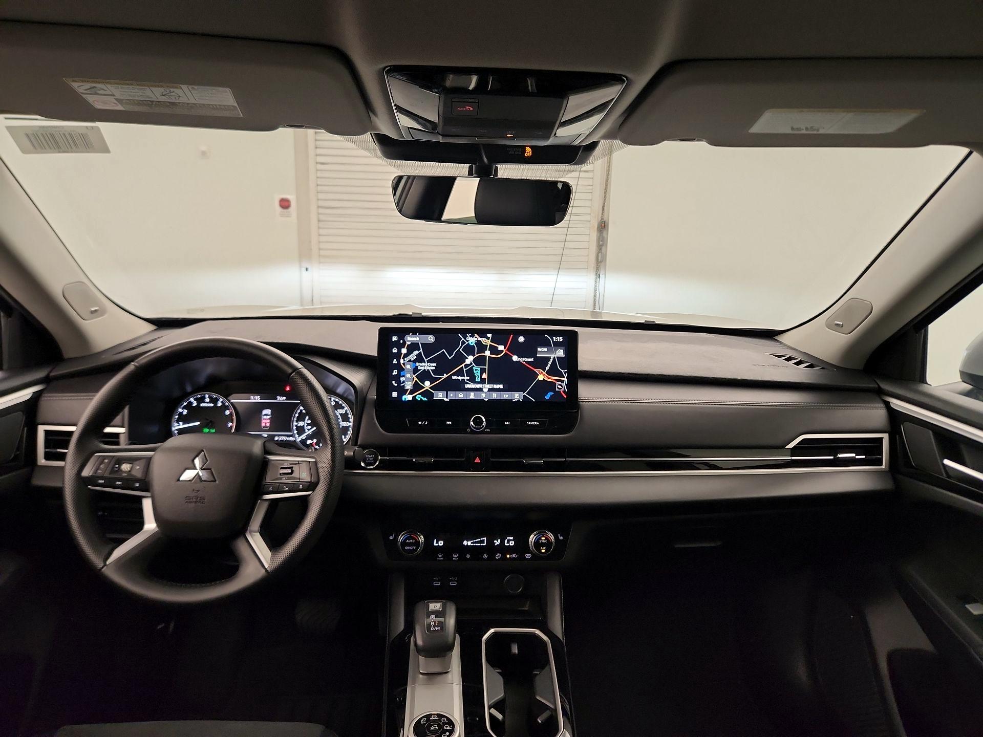 Thumbnail: 2025 Mitsubishi Outlander - 9