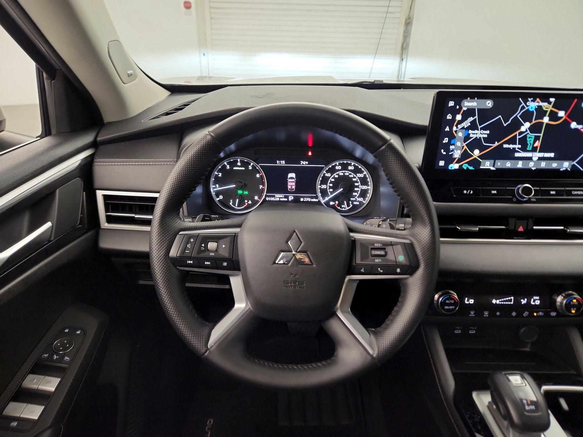 Thumbnail: 2025 Mitsubishi Outlander - 10