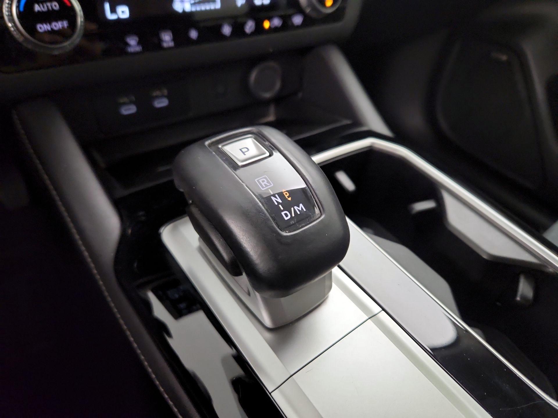 Thumbnail: 2025 Mitsubishi Outlander - 18